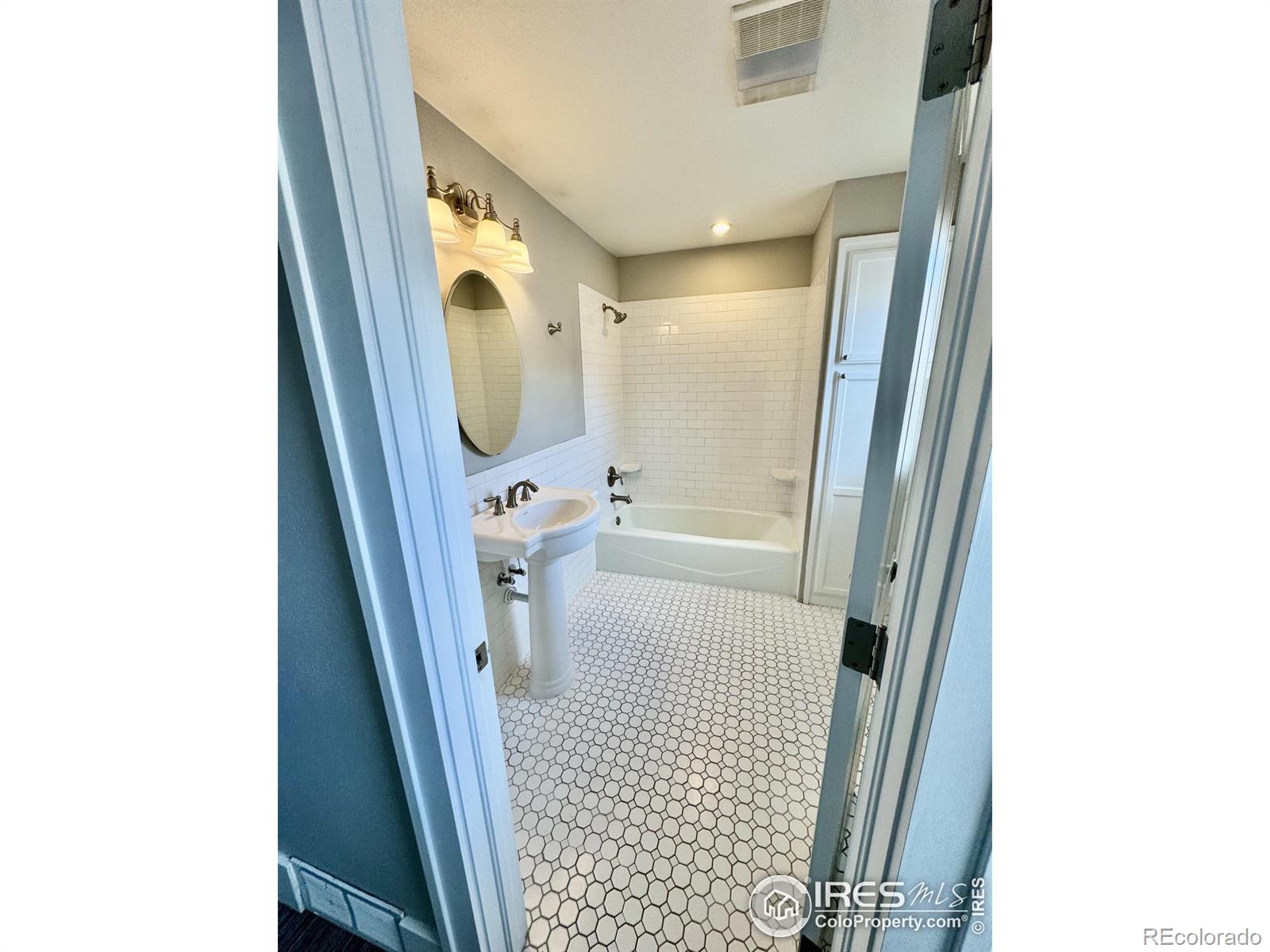 MLS Image #7 for 914  15th street,greeley, Colorado