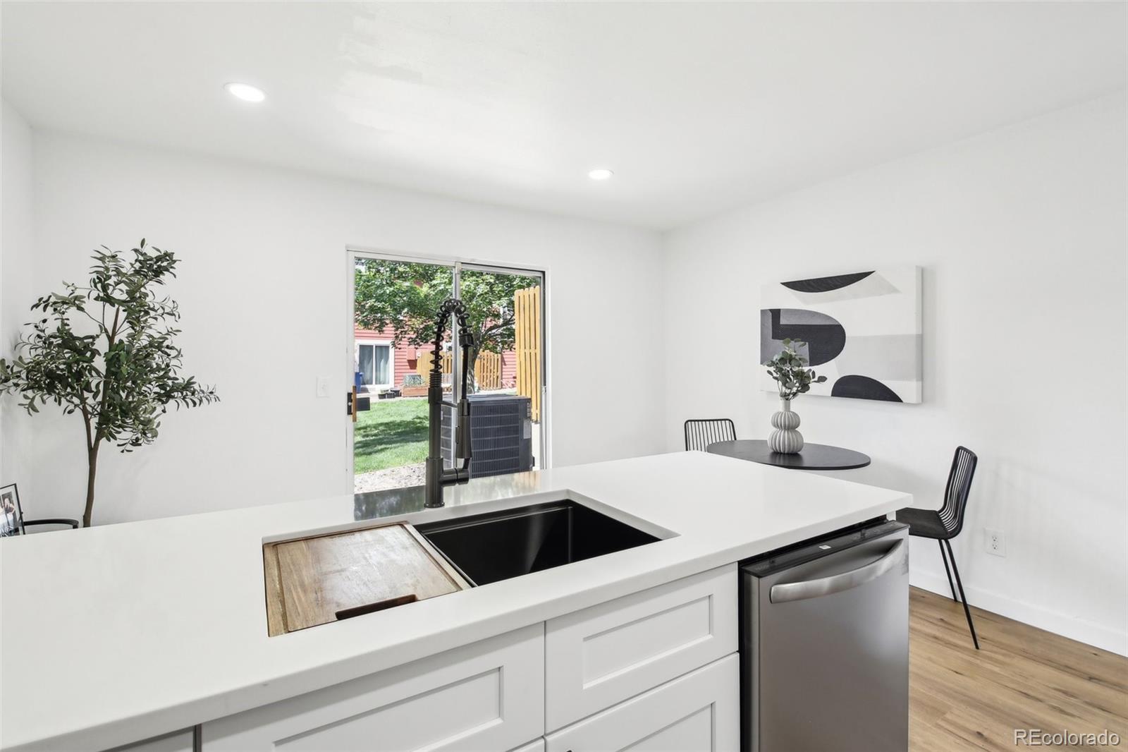 MLS Image #11 for 6722 s independence street,littleton, Colorado