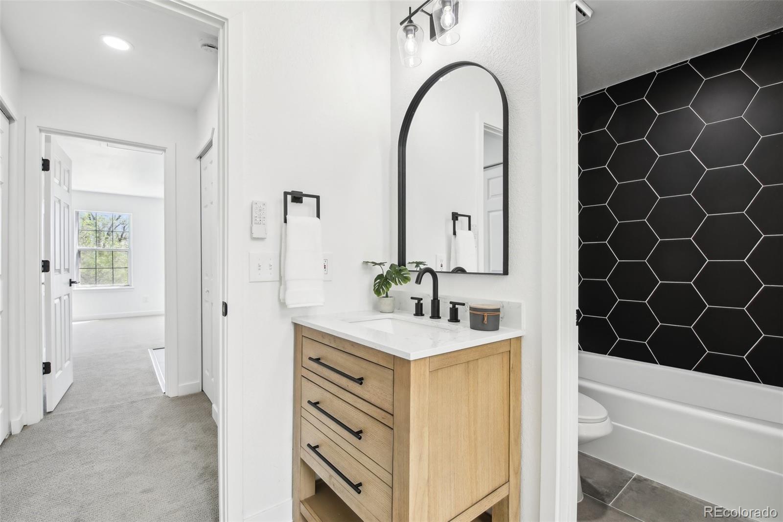 MLS Image #15 for 6722 s independence street,littleton, Colorado