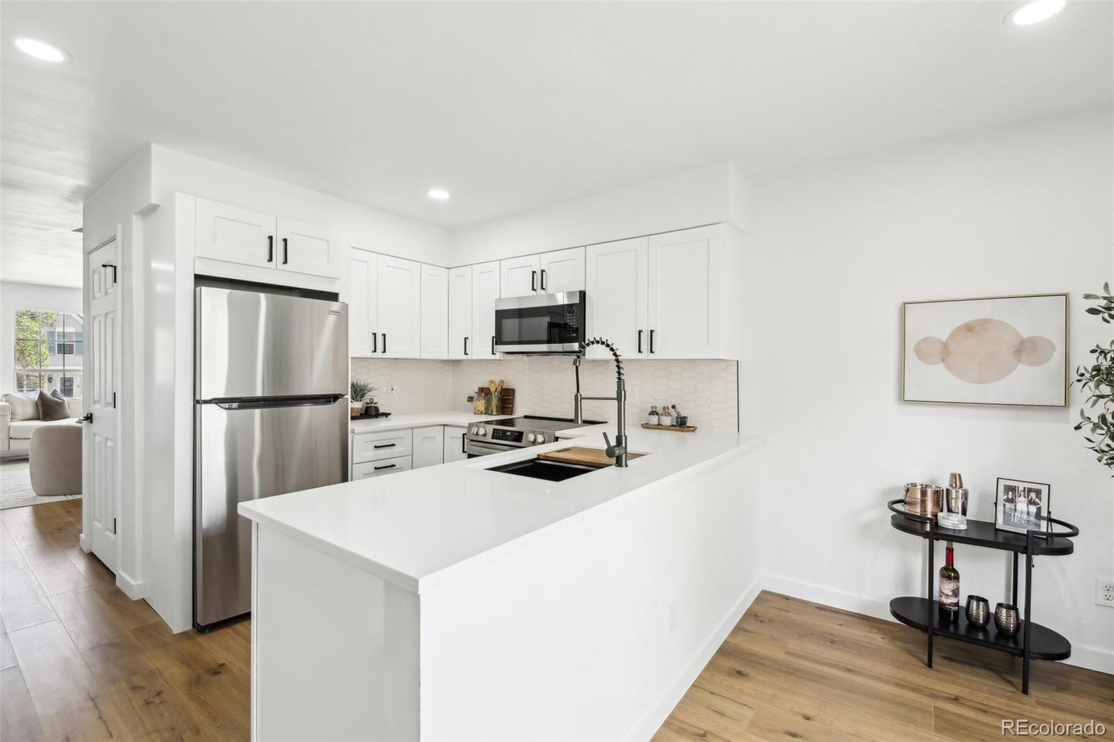 MLS Image #9 for 6722 s independence street,littleton, Colorado