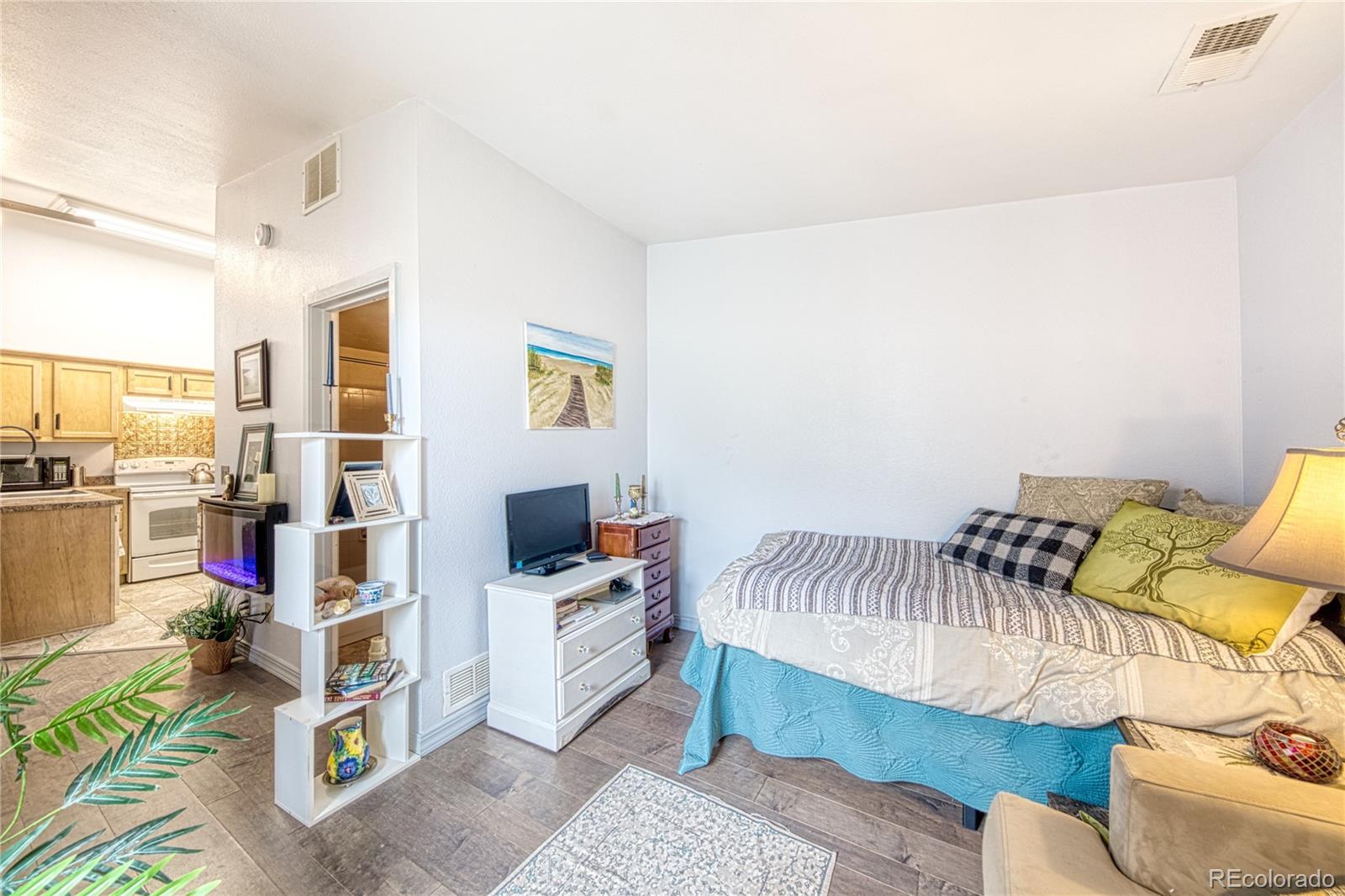 MLS Image #11 for 919 s dawson way,aurora, Colorado