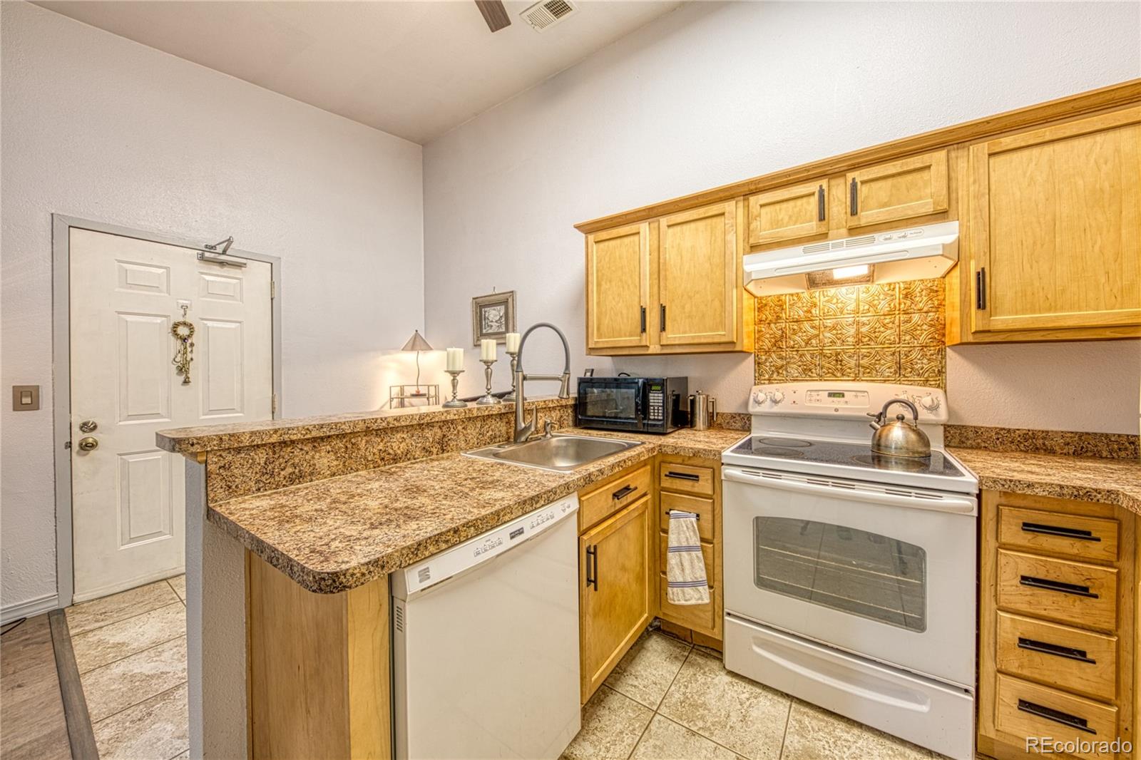 MLS Image #7 for 919 s dawson way,aurora, Colorado