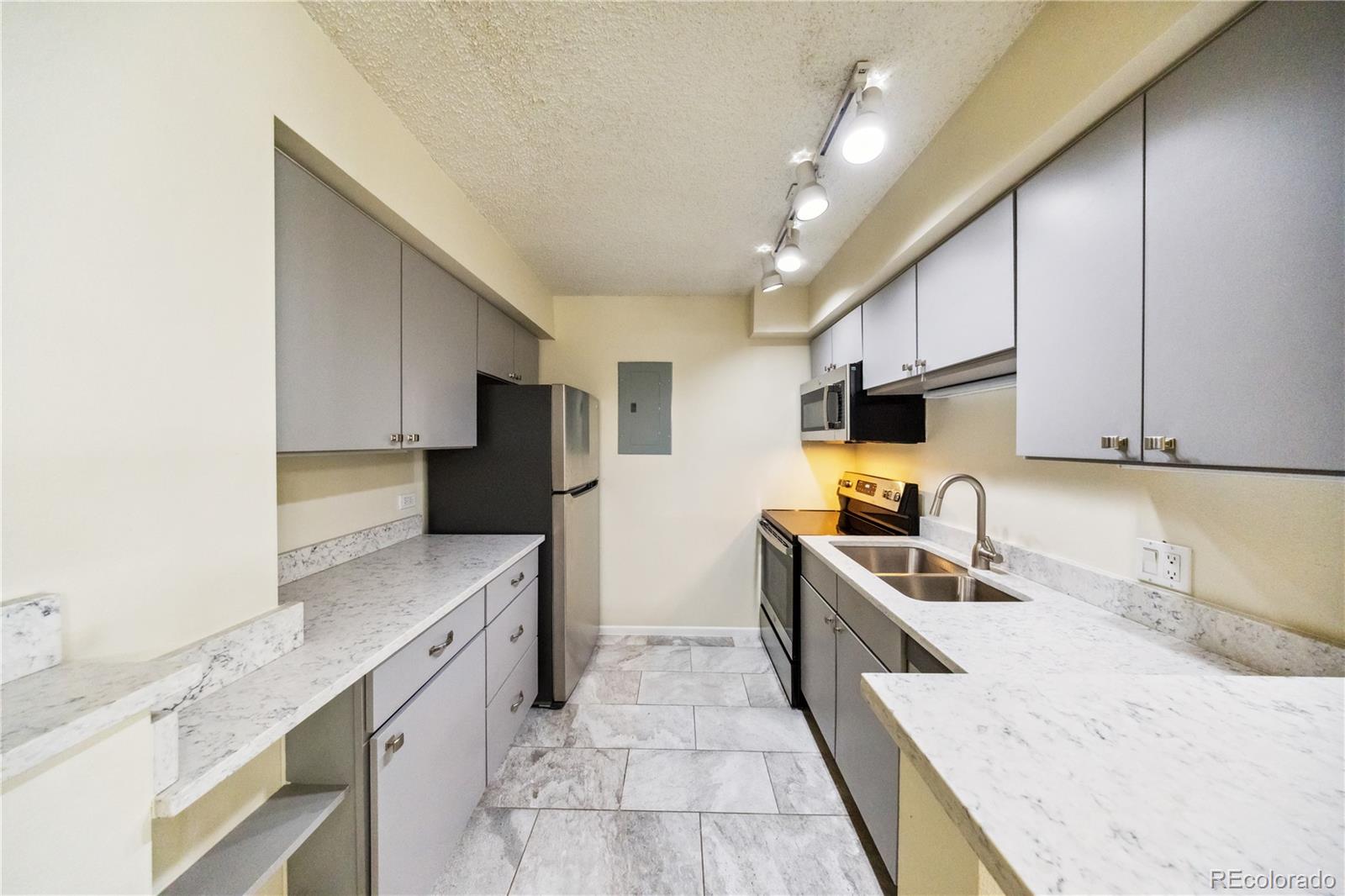MLS Image #2 for 1020  15th street,denver, Colorado