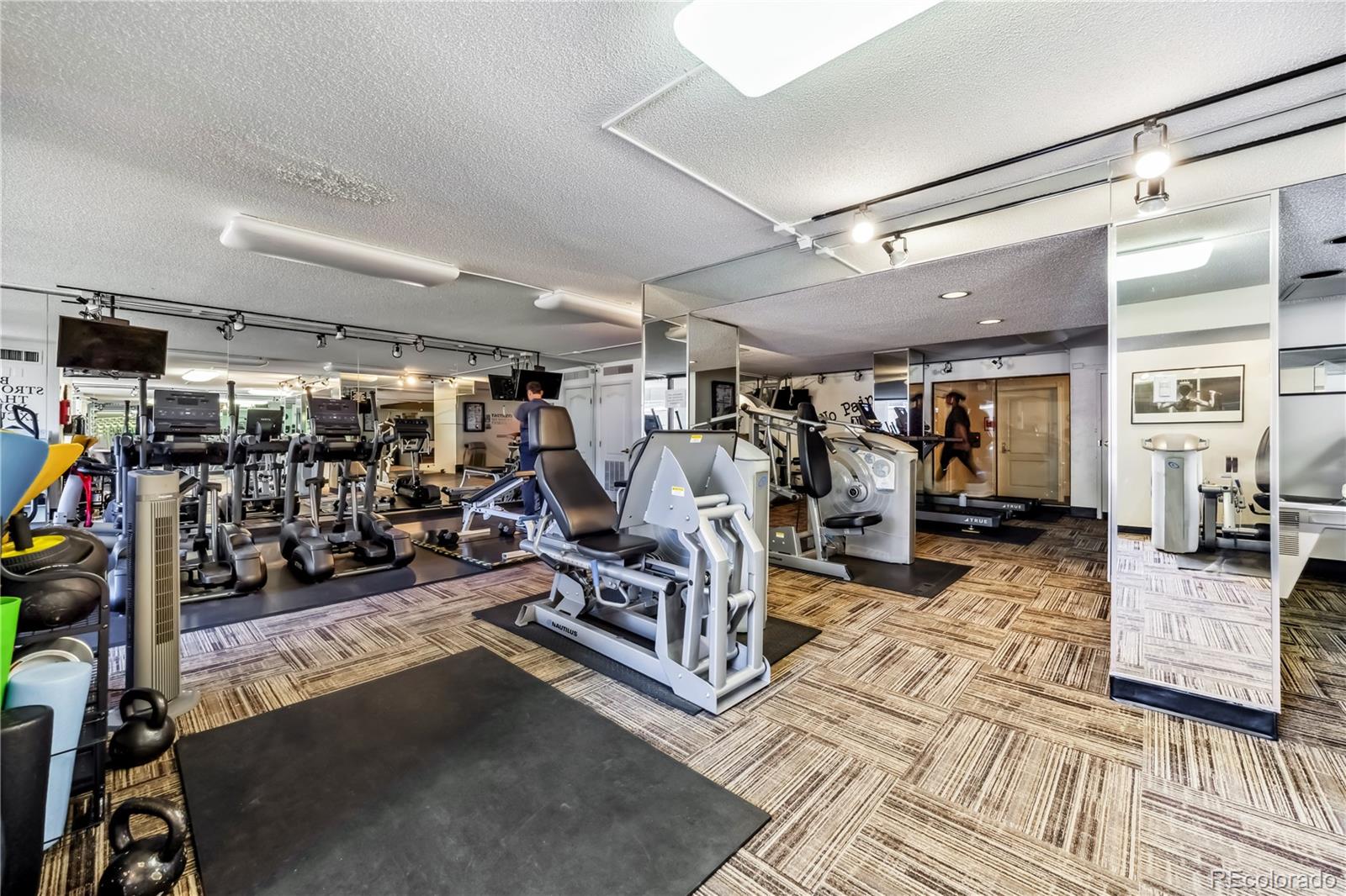 MLS Image #24 for 1020  15th street,denver, Colorado