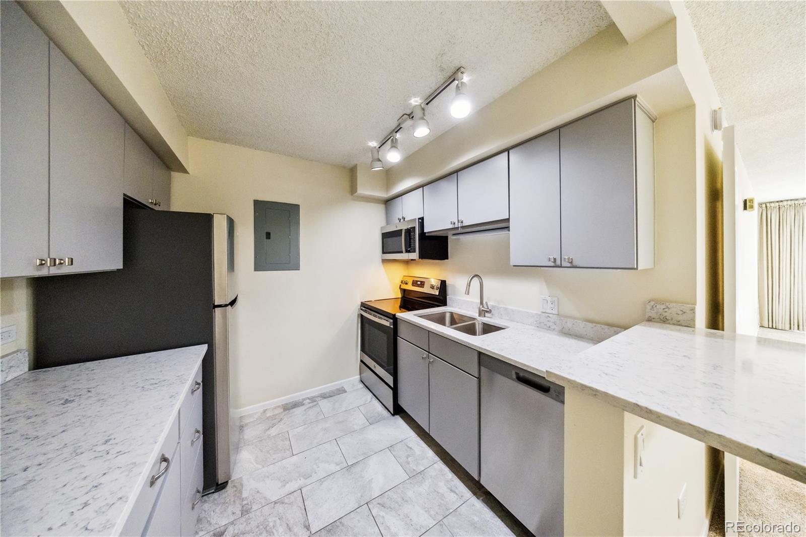 MLS Image #3 for 1020  15th street,denver, Colorado