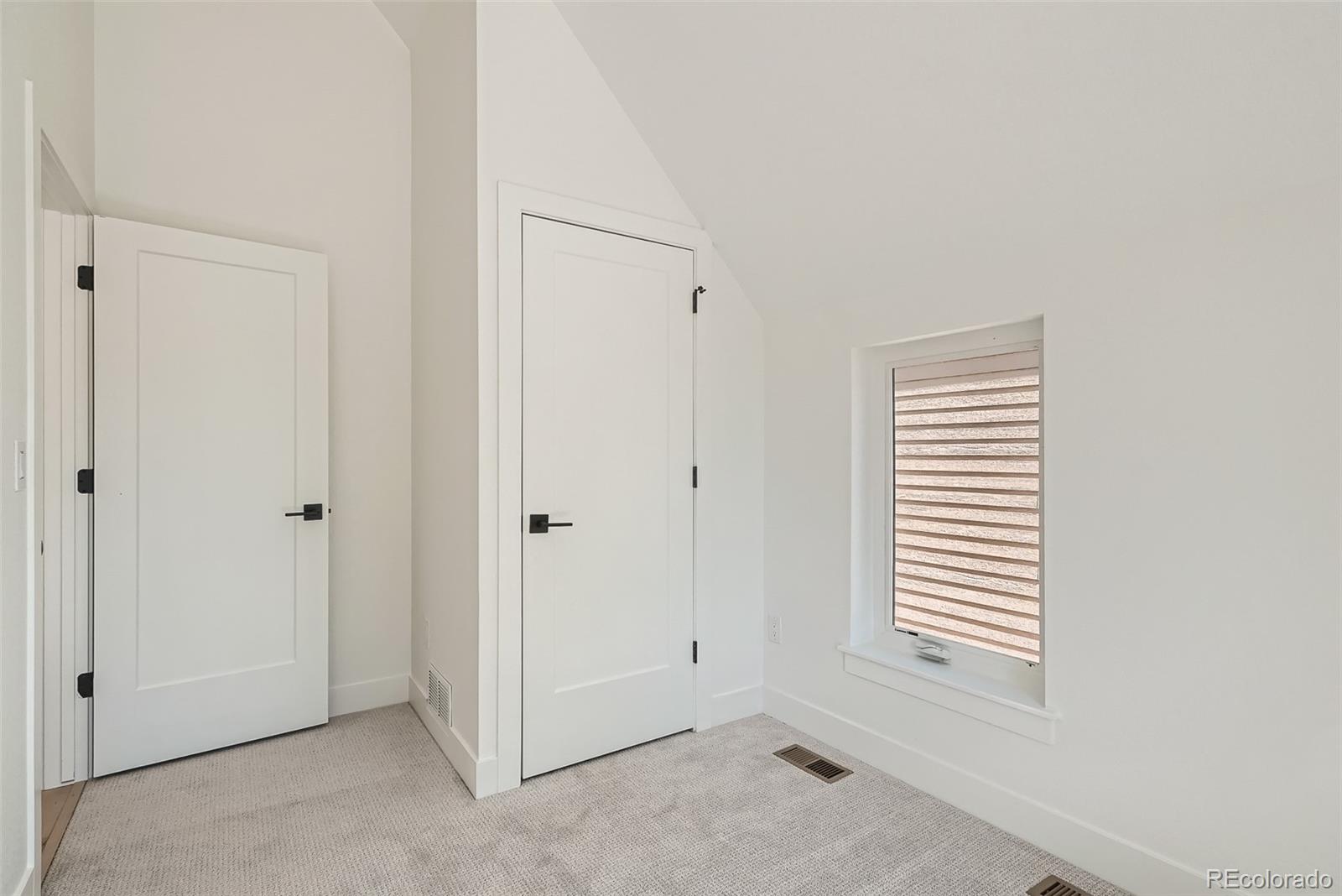 MLS Image #15 for 1101 s dahlia street,denver, Colorado