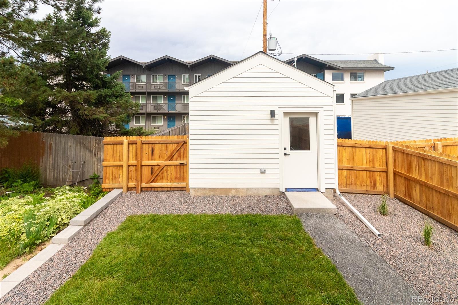 MLS Image #24 for 1101 s dahlia street,denver, Colorado