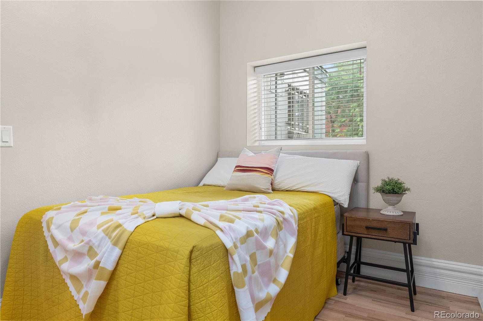 MLS Image #11 for 328 e dakota avenue,denver, Colorado
