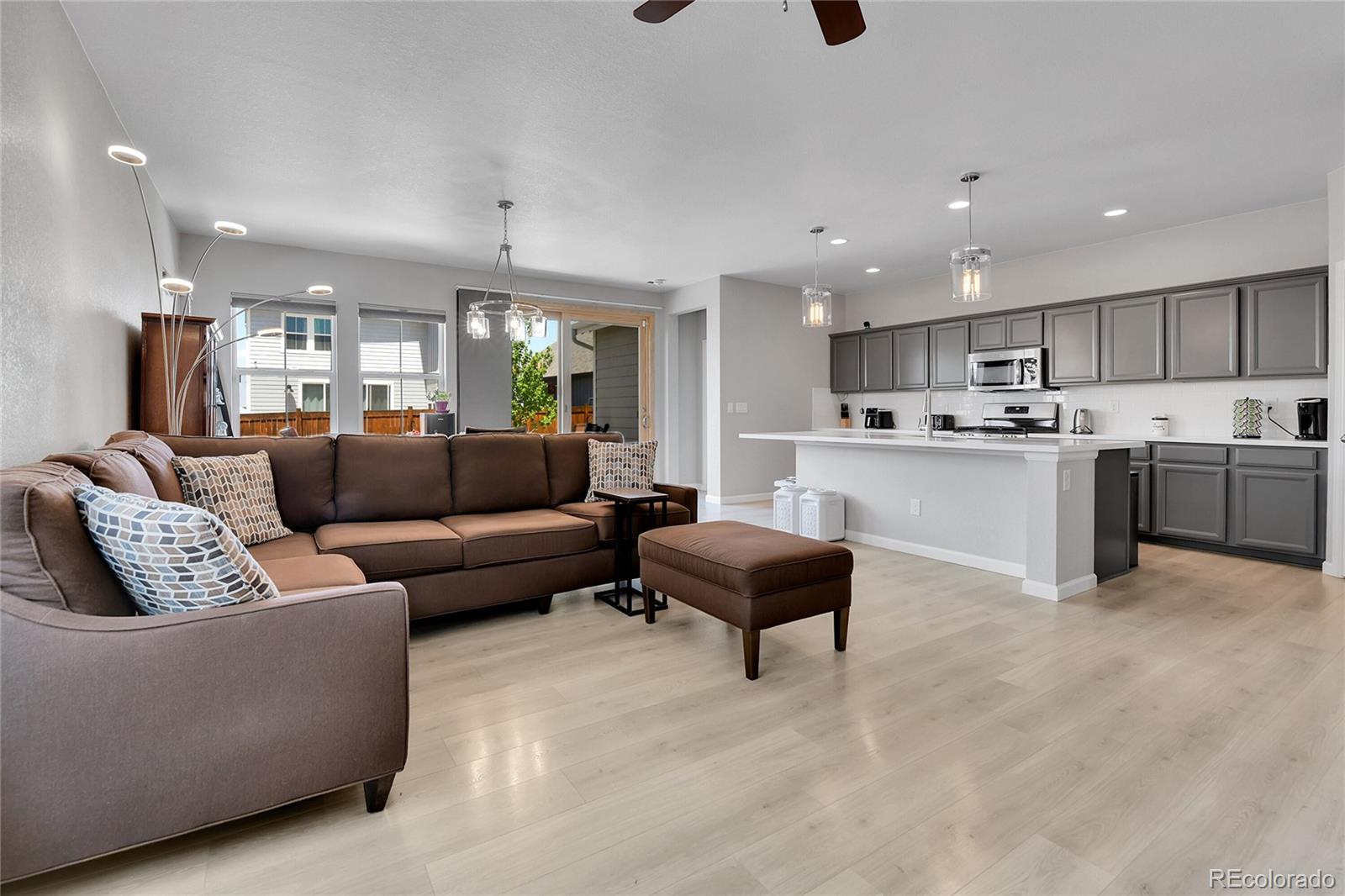 MLS Image #7 for 27853 e 8th avenue,aurora, Colorado