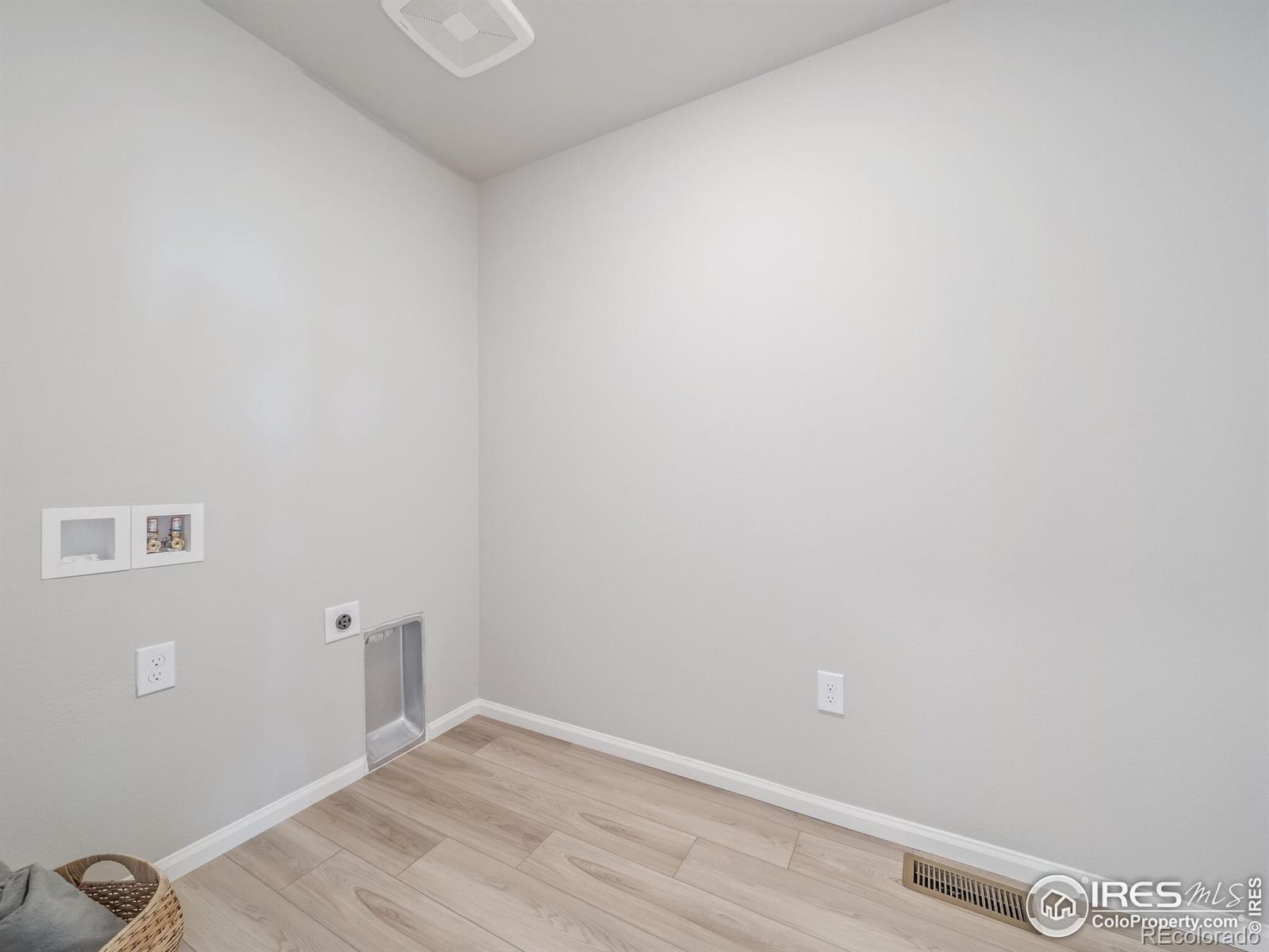 MLS Image #18 for 3392  streamwood drive,johnstown, Colorado