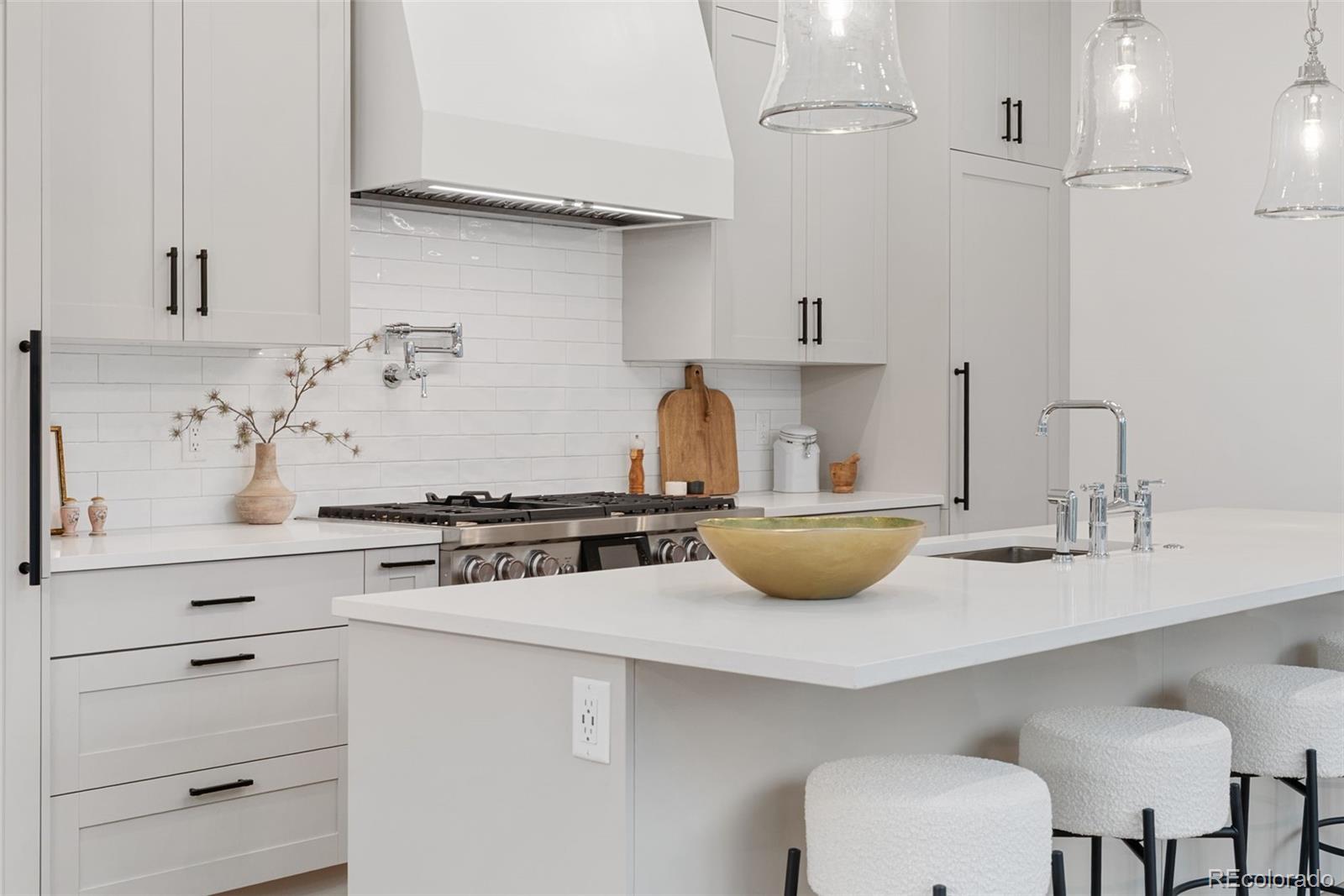 MLS Image #11 for 2351 n emerson street,denver, Colorado