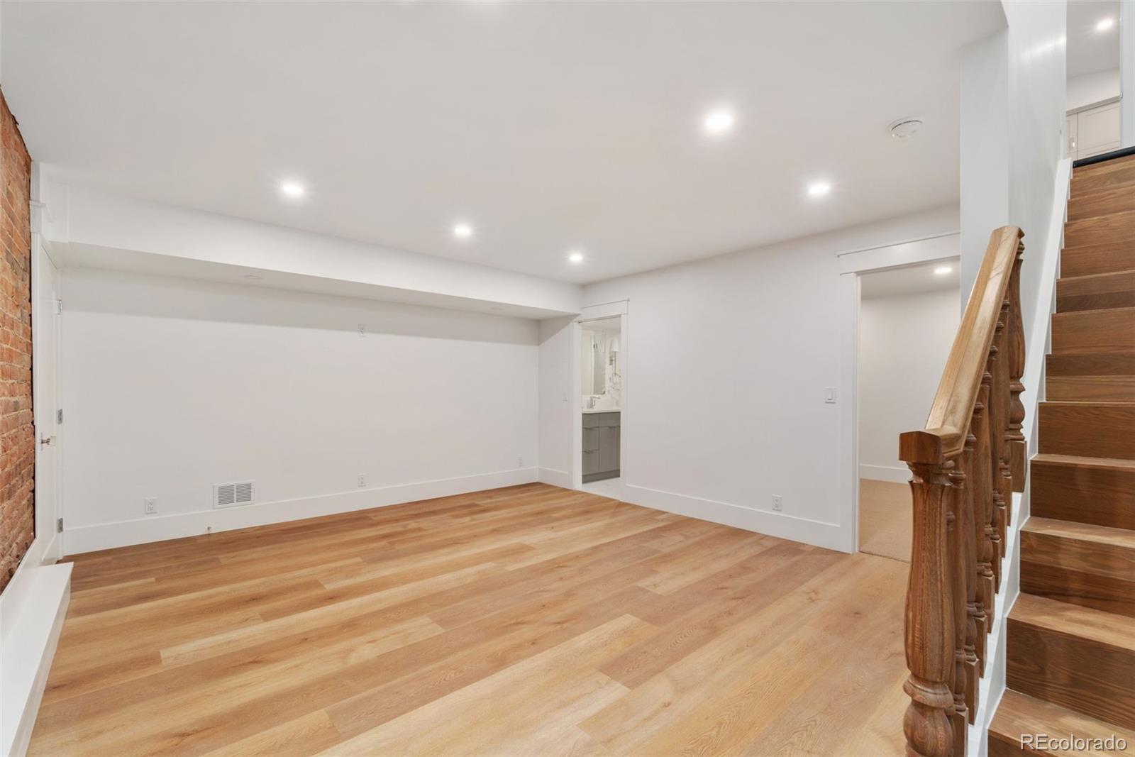 MLS Image #14 for 2351 n emerson street,denver, Colorado