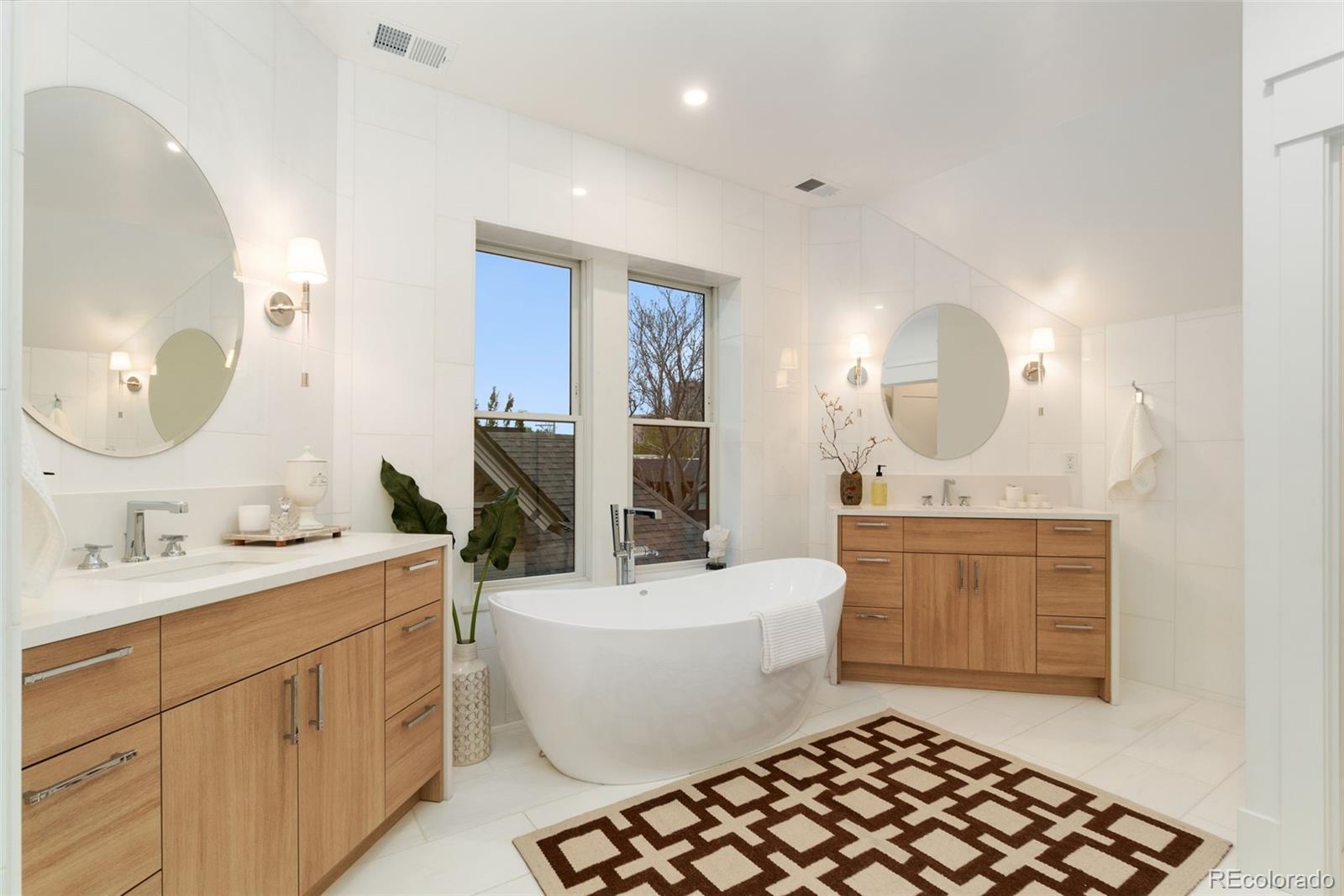 MLS Image #21 for 2351 n emerson street,denver, Colorado