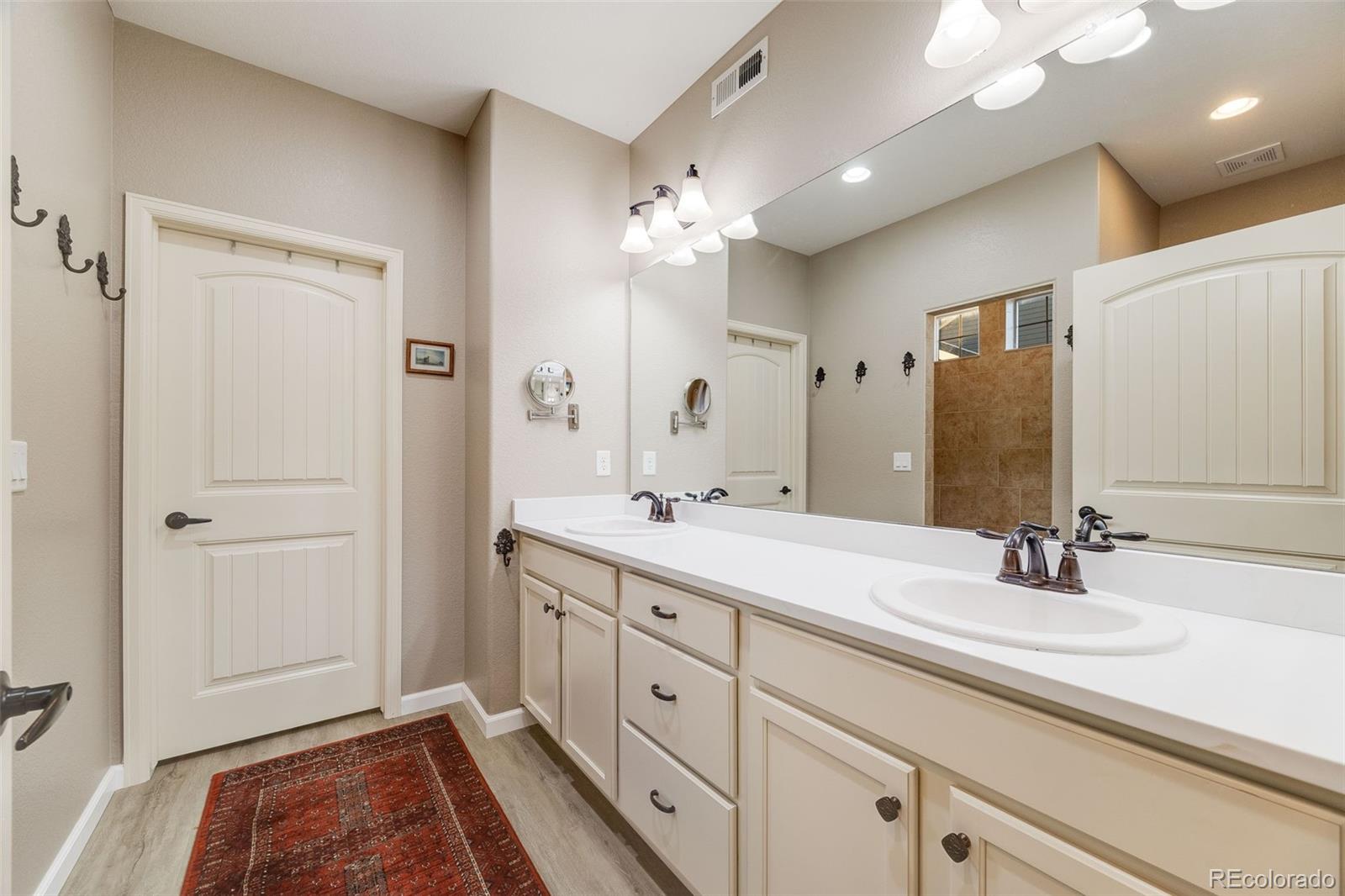 MLS Image #19 for 19688 e 52nd avenue,denver, Colorado