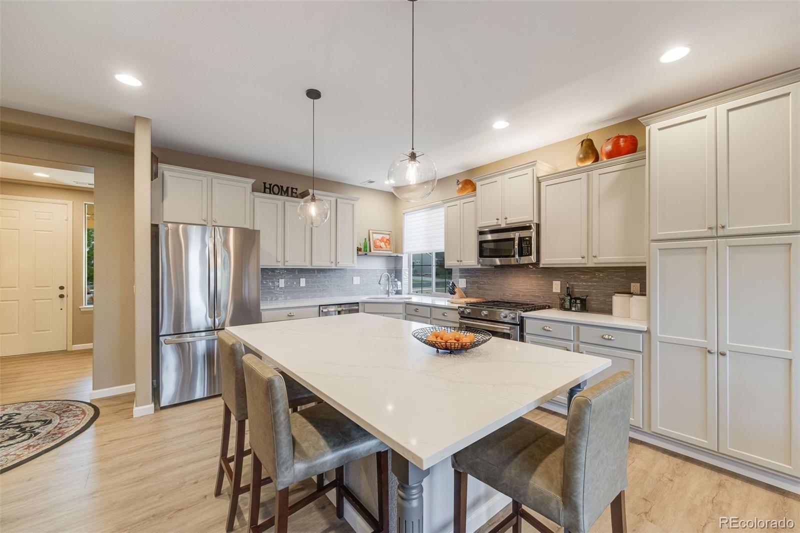 MLS Image #9 for 19688 e 52nd avenue,denver, Colorado