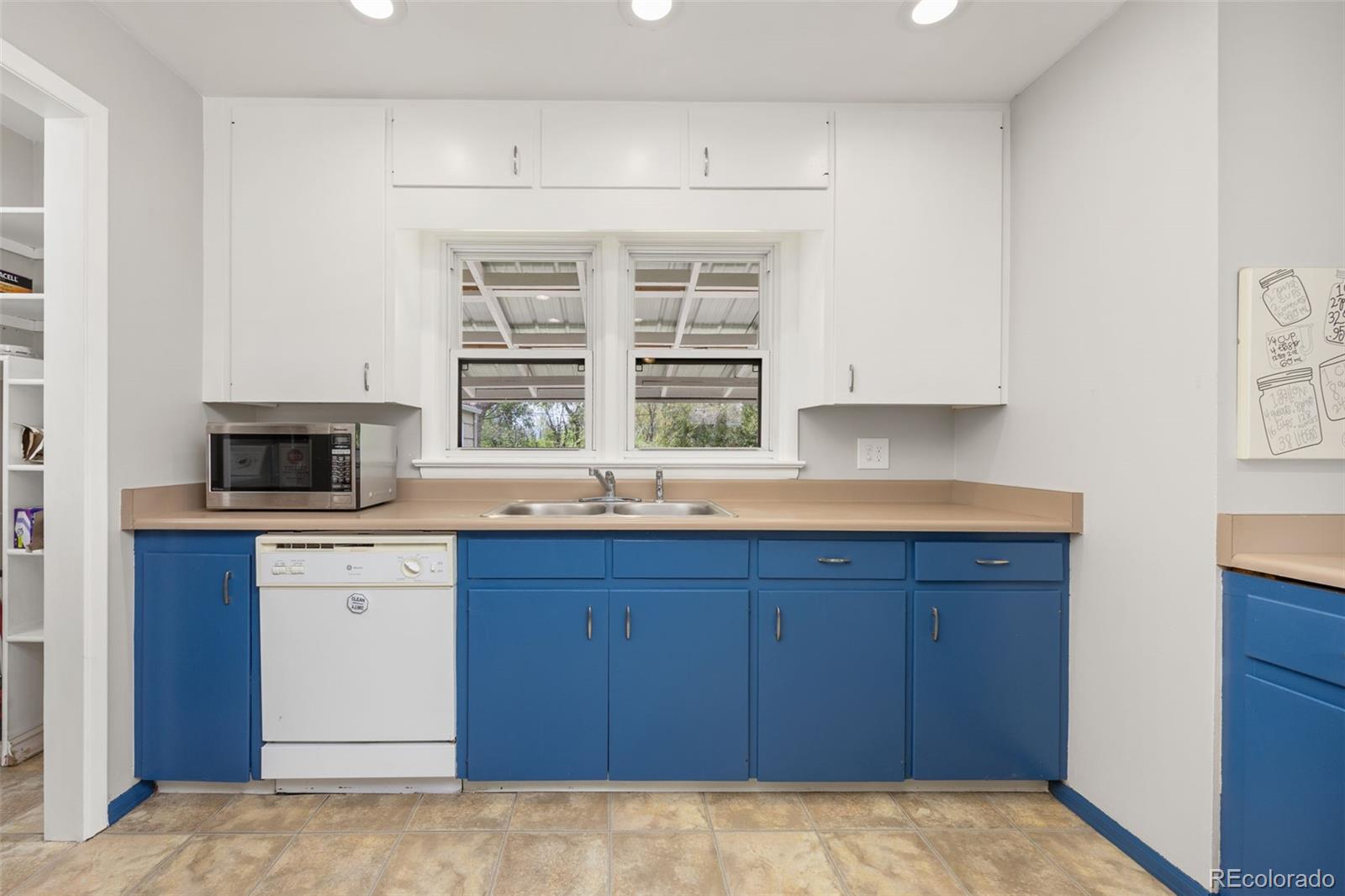 MLS Image #10 for 2921 s holly place,denver, Colorado
