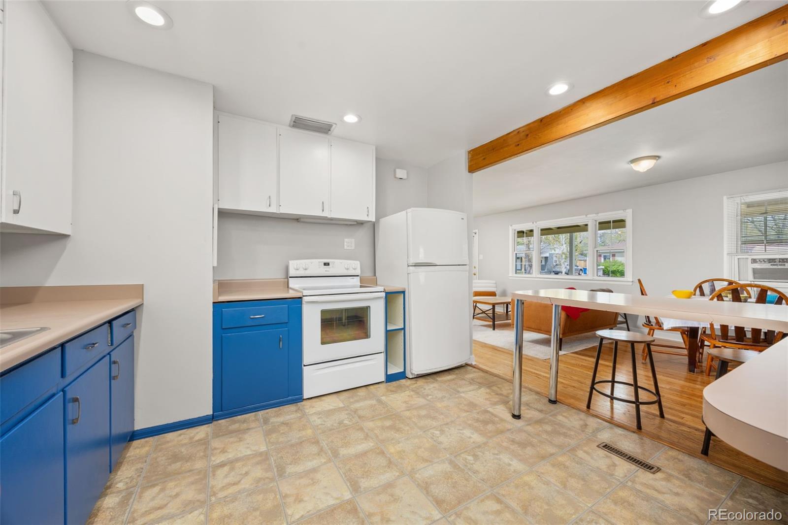 MLS Image #11 for 2921 s holly place,denver, Colorado