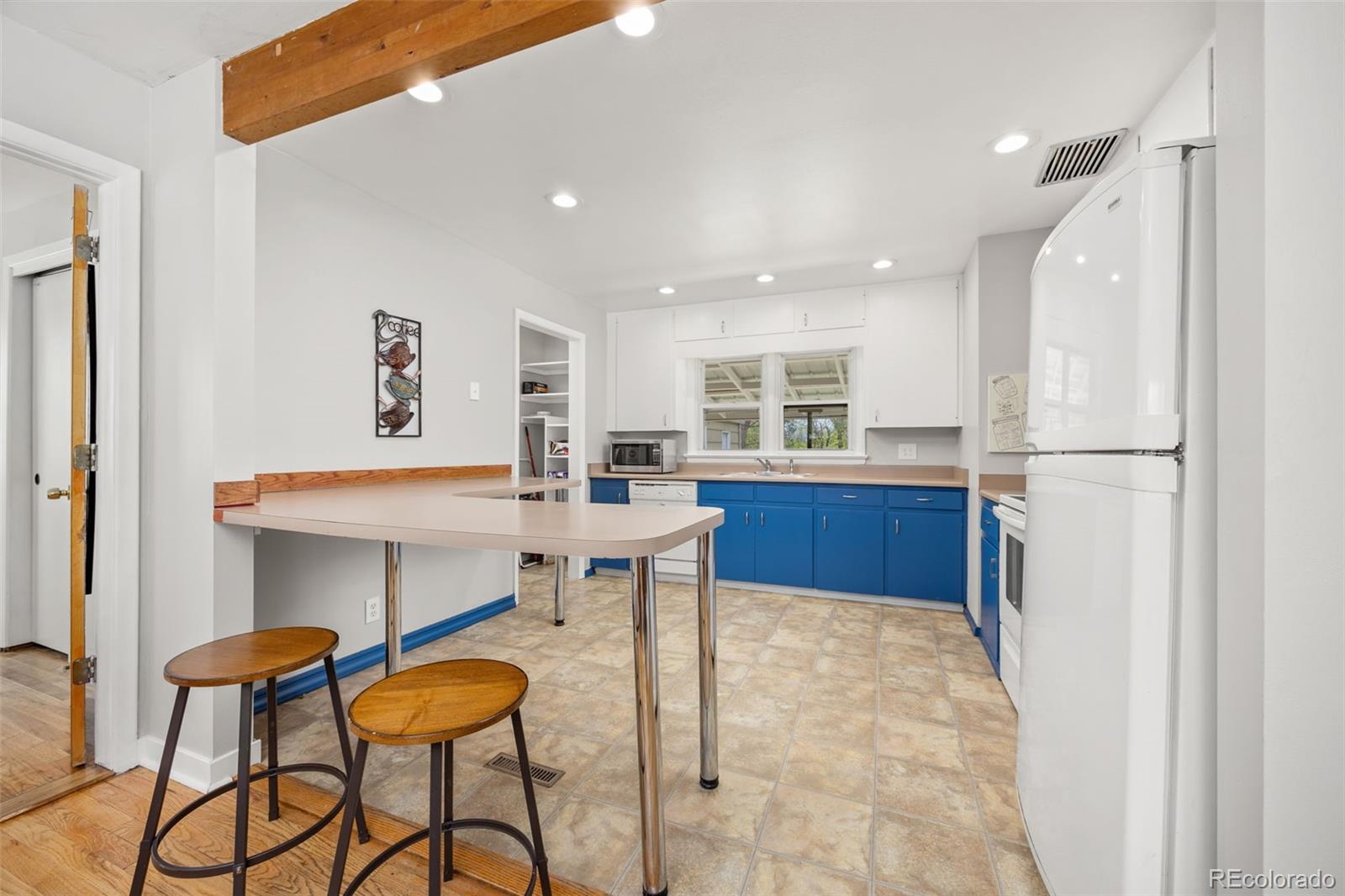 MLS Image #9 for 2921 s holly place,denver, Colorado
