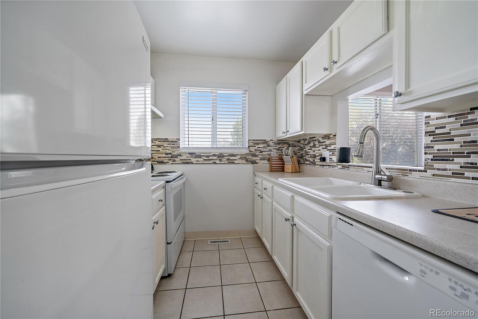 MLS Image #5 for 8798  chase drive,arvada, Colorado