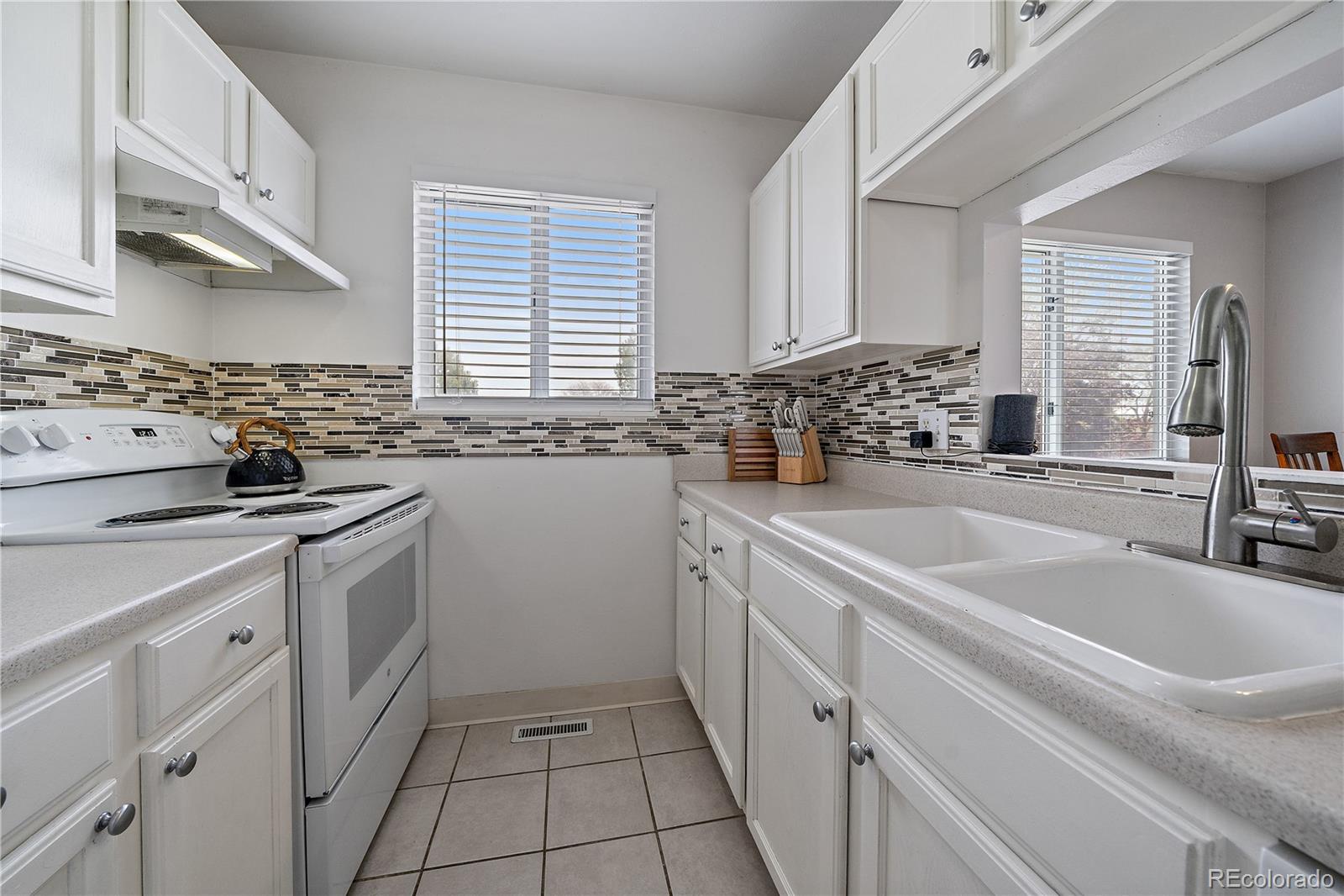 MLS Image #6 for 8798  chase drive,arvada, Colorado