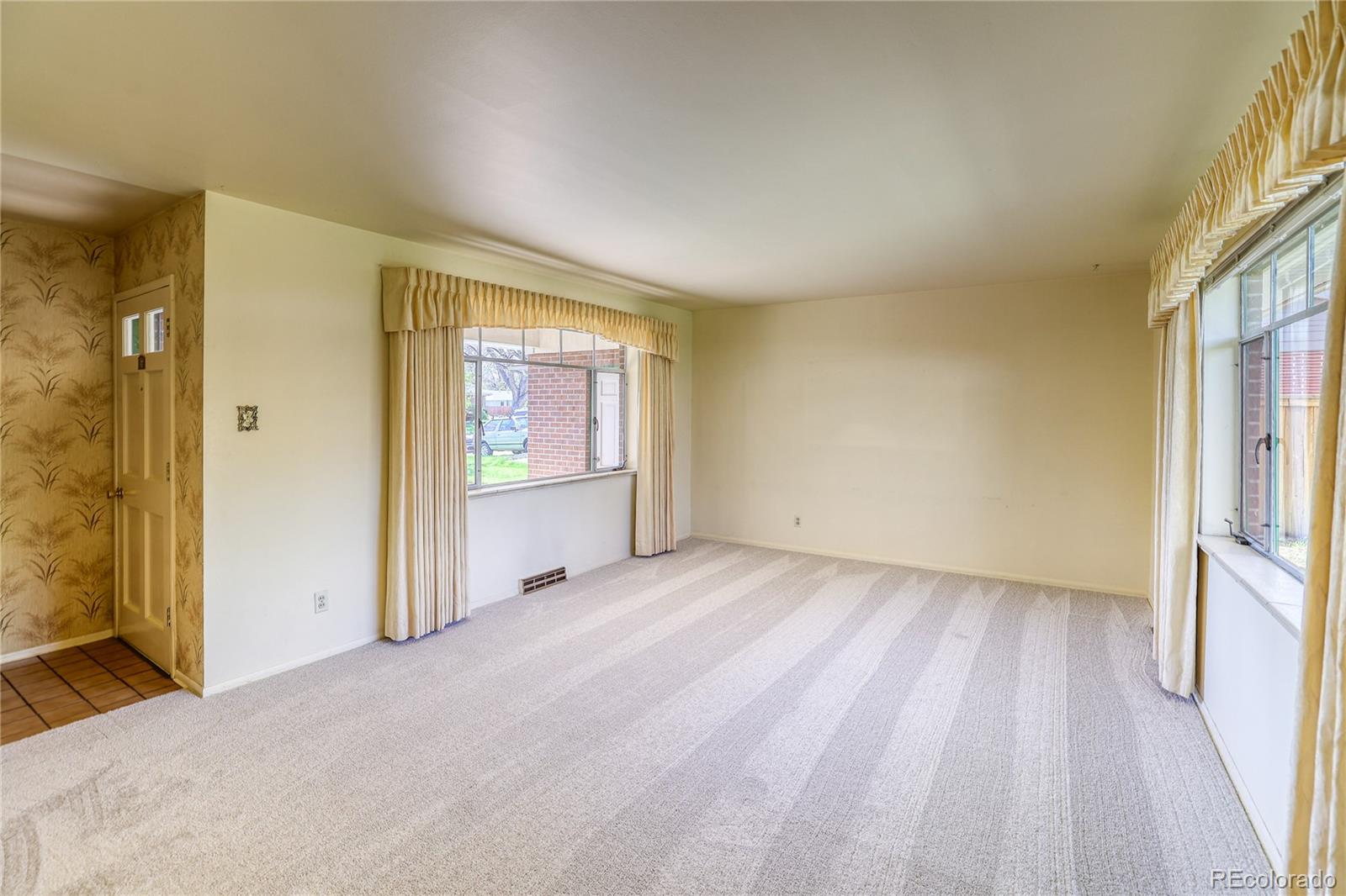 MLS Image #2 for 1669 s kearney street,denver, Colorado