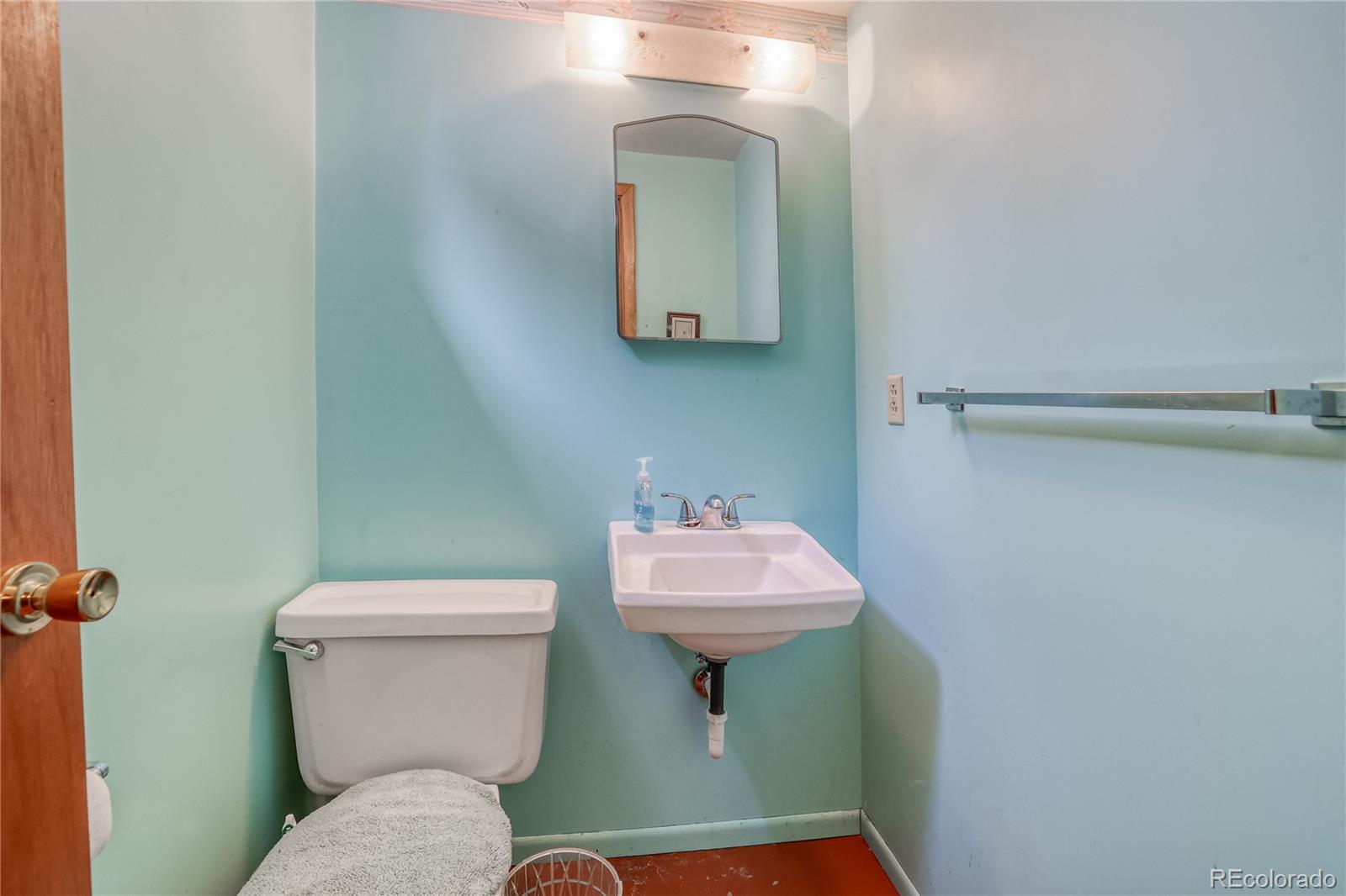 MLS Image #7 for 1669 s kearney street,denver, Colorado