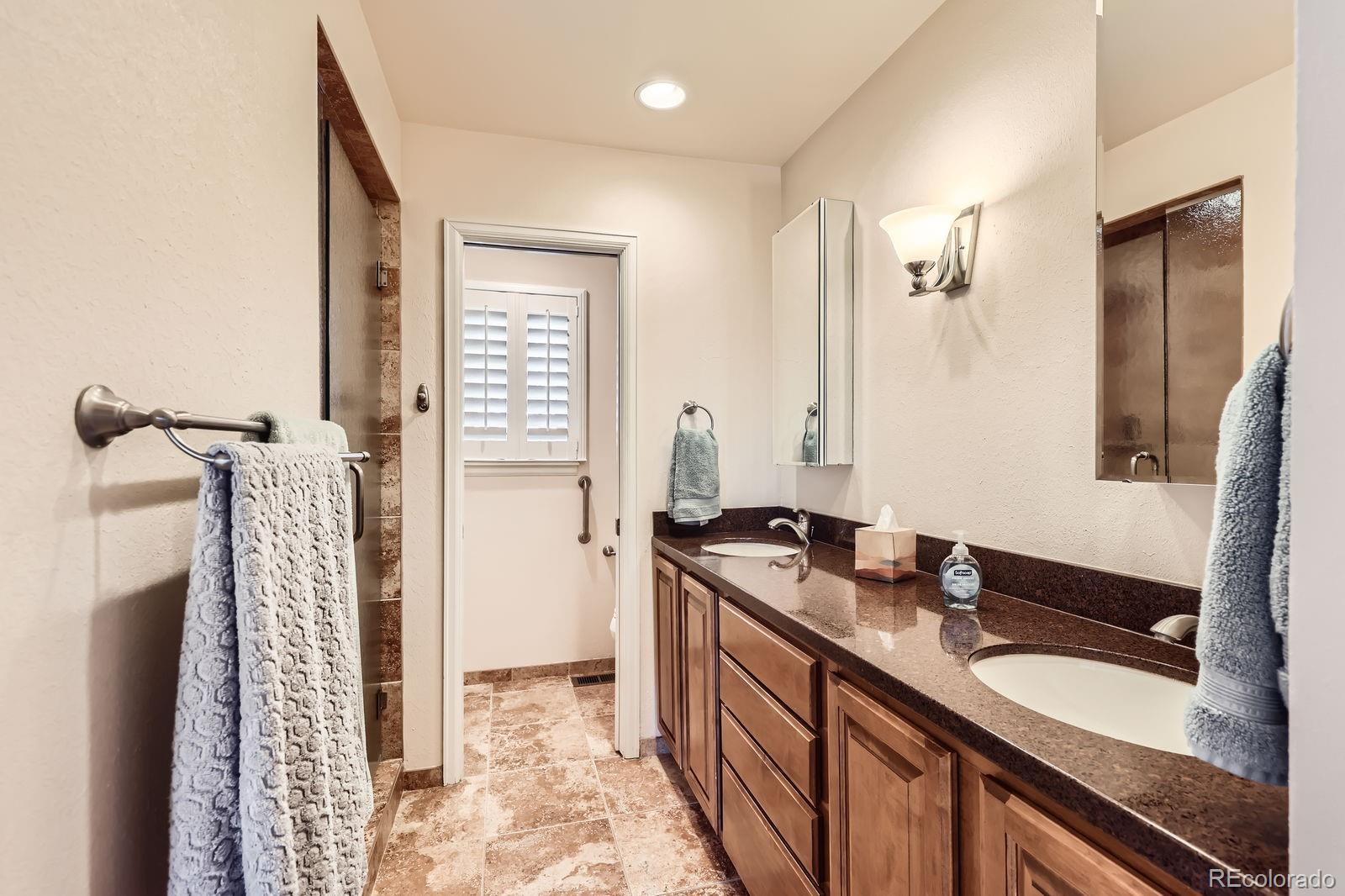 MLS Image #14 for 1470 s quebec way,denver, Colorado