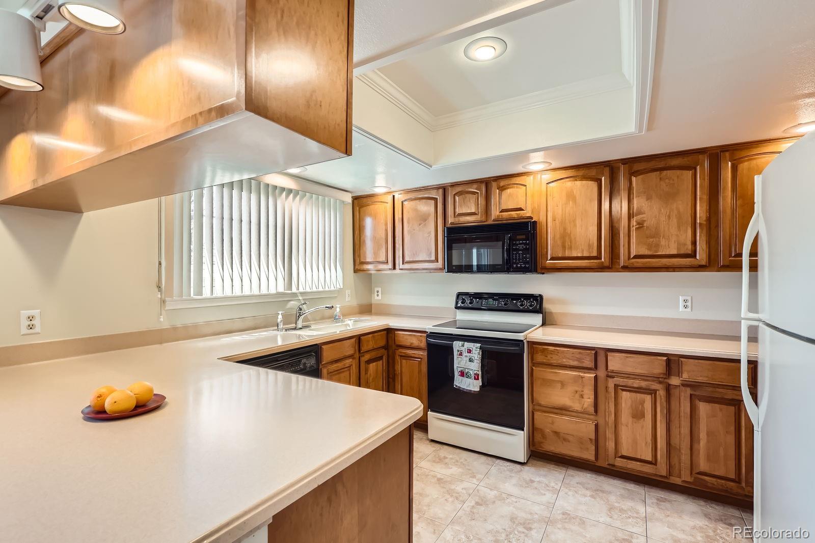 MLS Image #6 for 1470 s quebec way,denver, Colorado