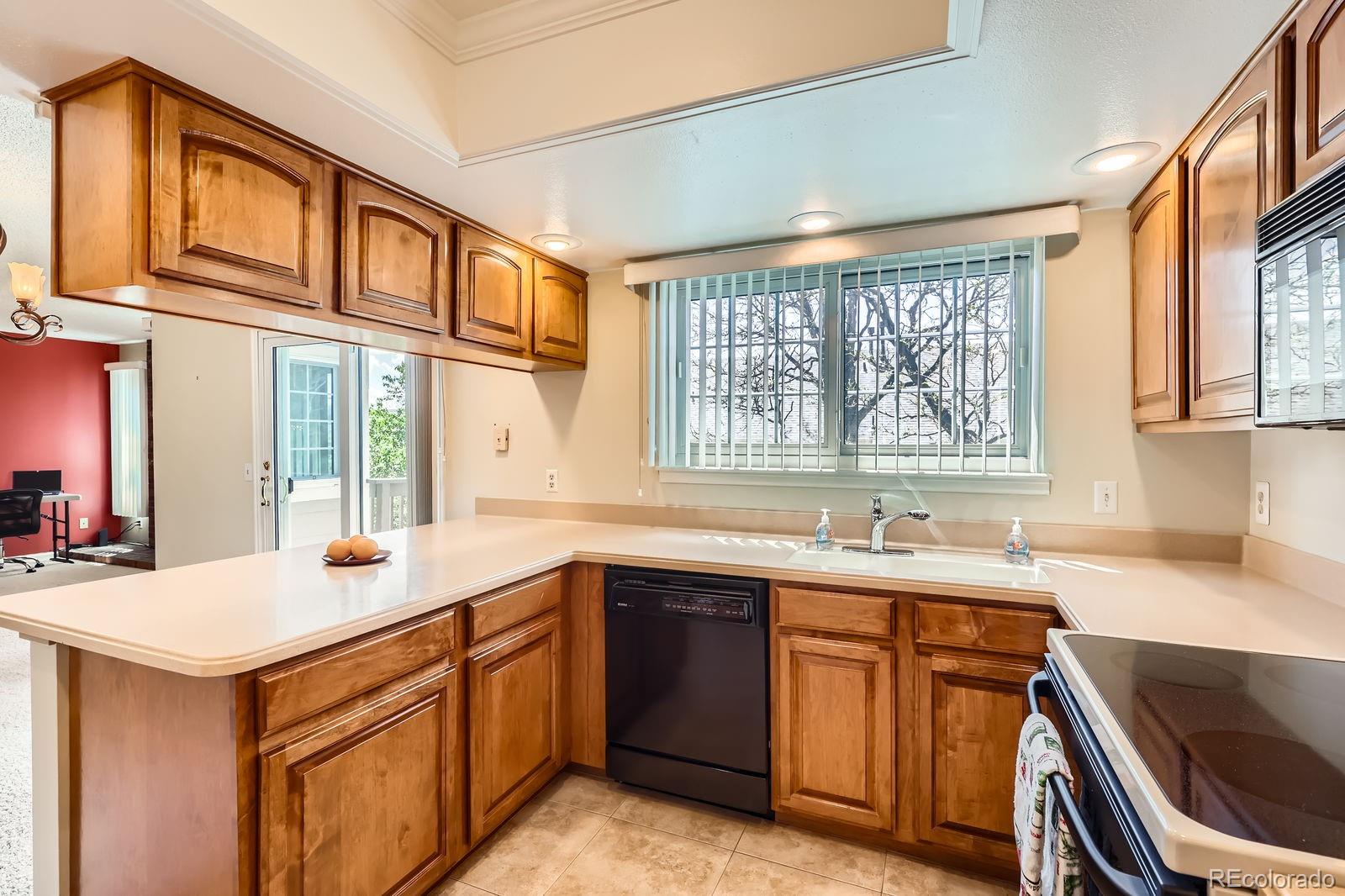MLS Image #7 for 1470 s quebec way,denver, Colorado