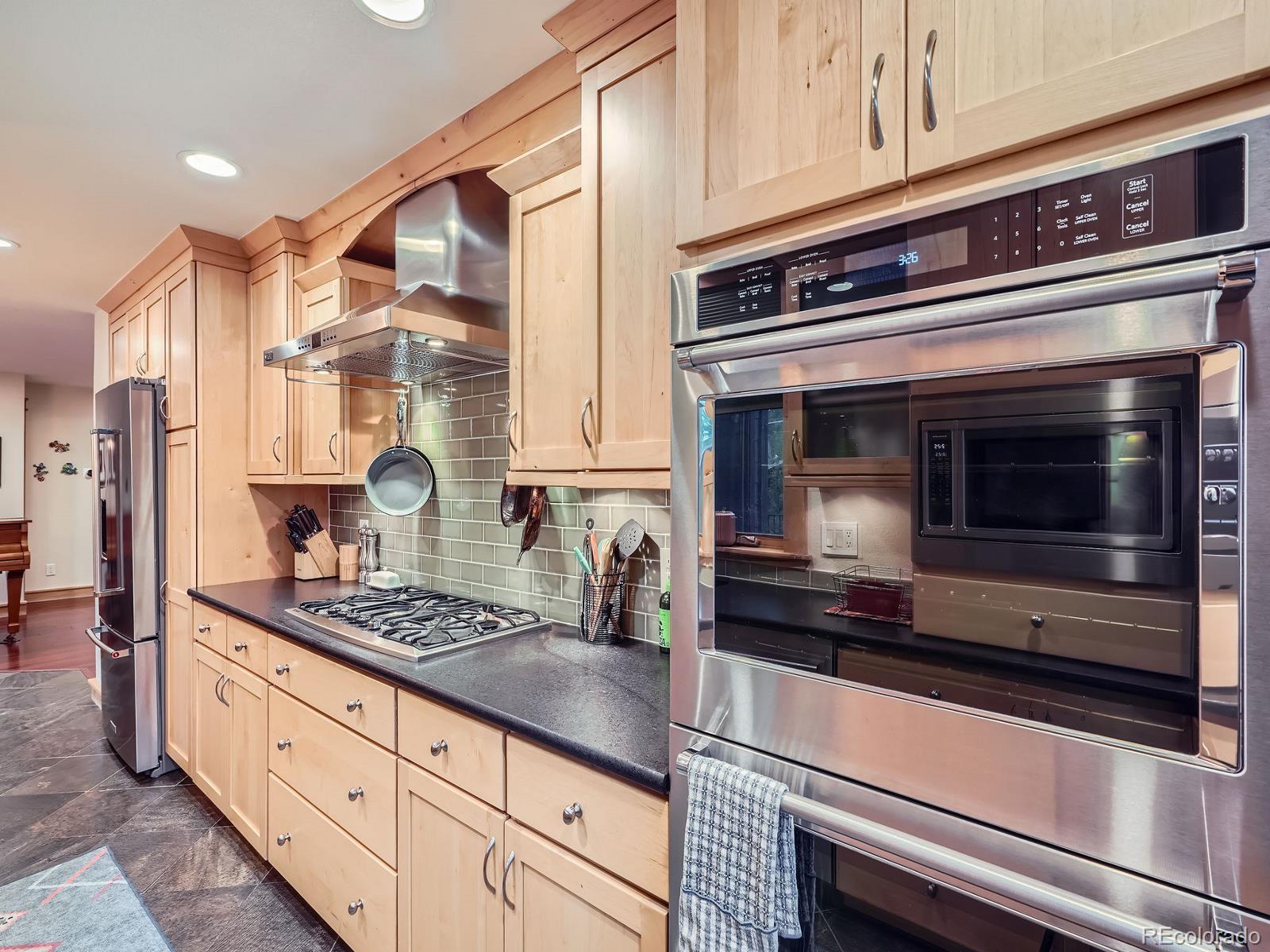 MLS Image #9 for 845  urban street,lakewood, Colorado