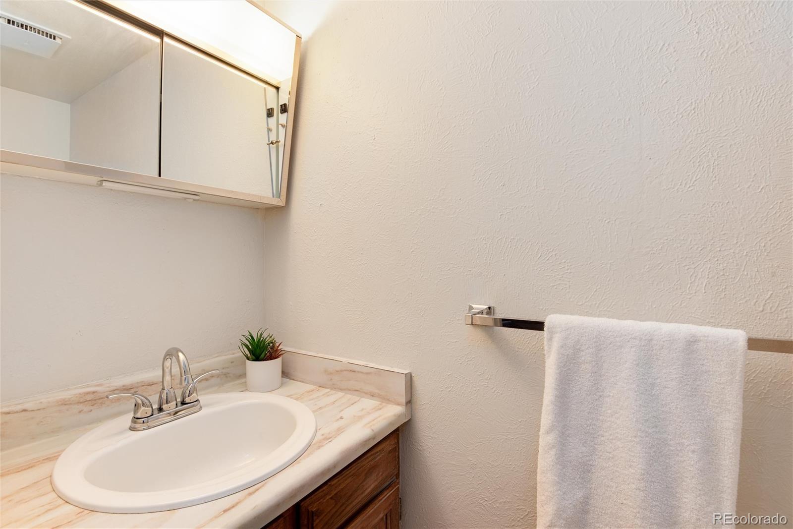 MLS Image #10 for 3961 s uravan street,aurora, Colorado