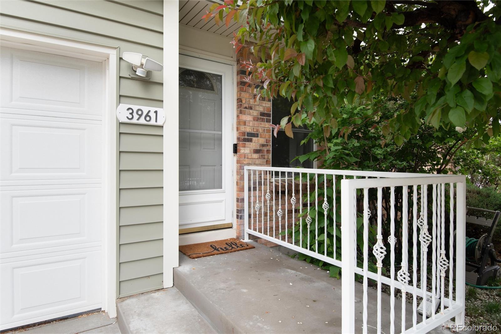 MLS Image #3 for 3961 s uravan street,aurora, Colorado