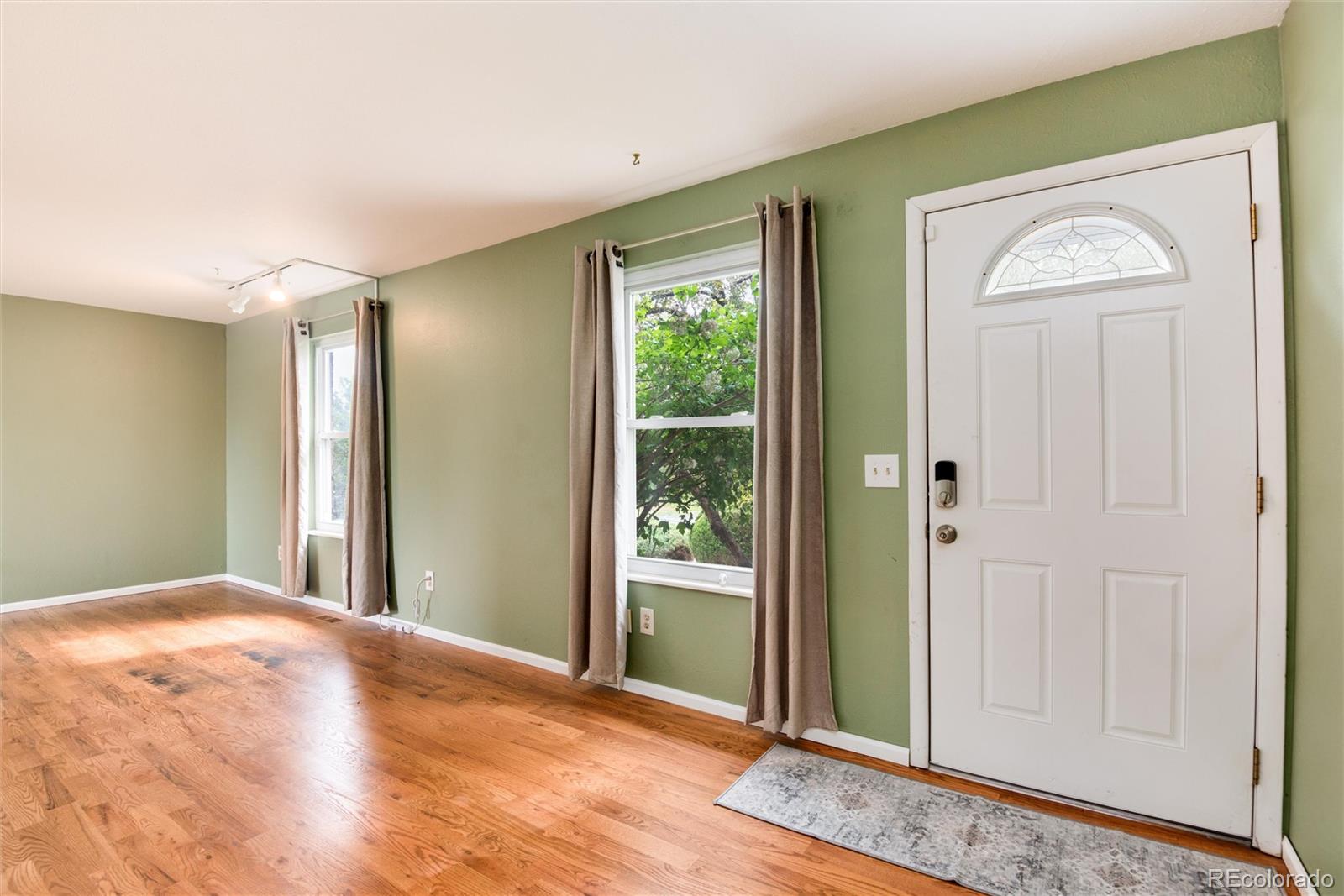 MLS Image #4 for 3961 s uravan street,aurora, Colorado