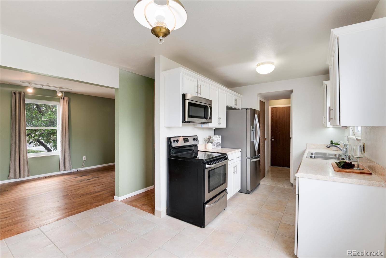 MLS Image #7 for 3961 s uravan street,aurora, Colorado