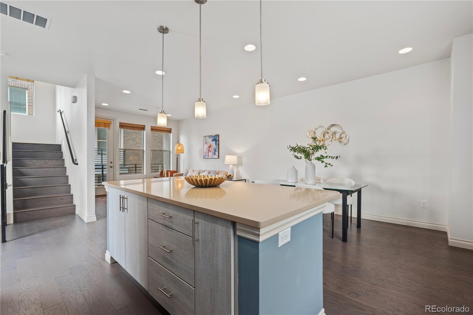 MLS Image #10 for 1325  jackson street,denver, Colorado