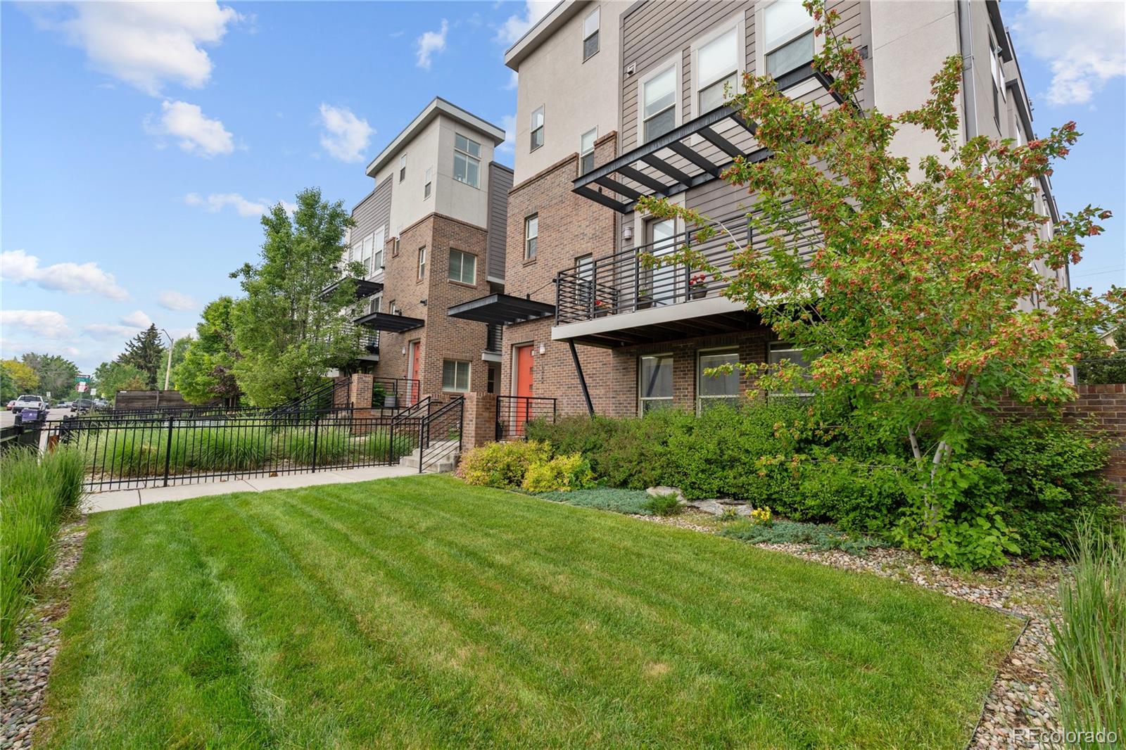 MLS Image #3 for 1325  jackson street,denver, Colorado
