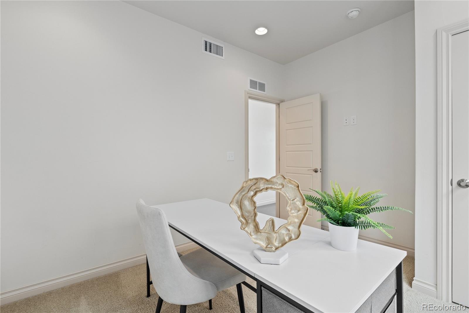 MLS Image #31 for 1325  jackson street,denver, Colorado