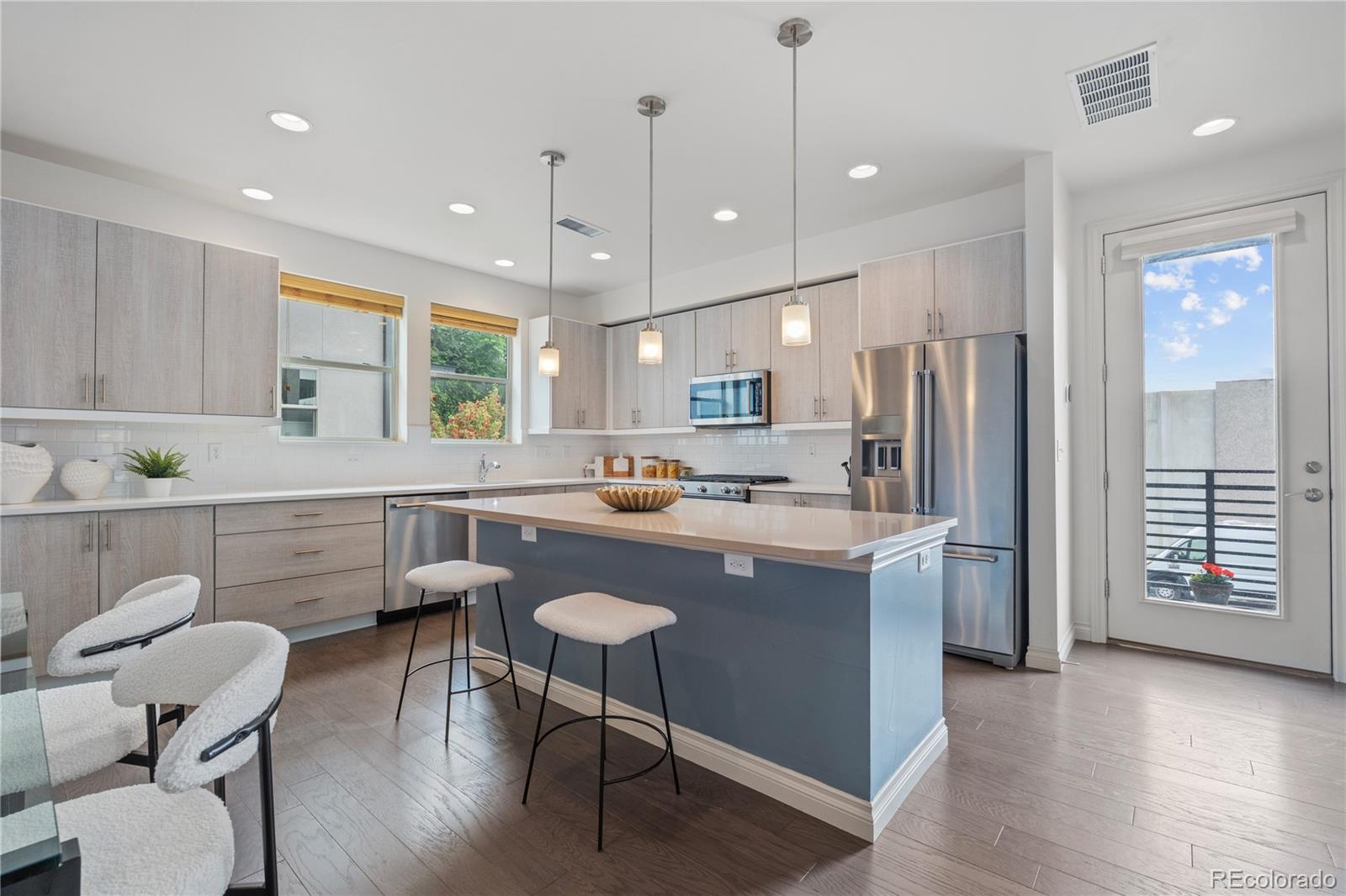 MLS Image #6 for 1325  jackson street,denver, Colorado