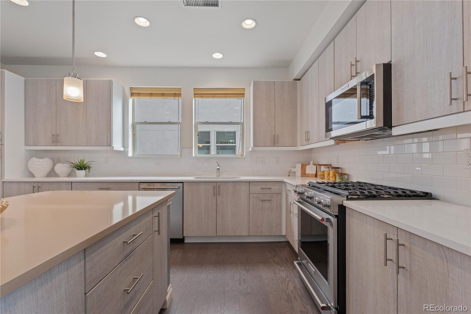 MLS Image #9 for 1325  jackson street,denver, Colorado