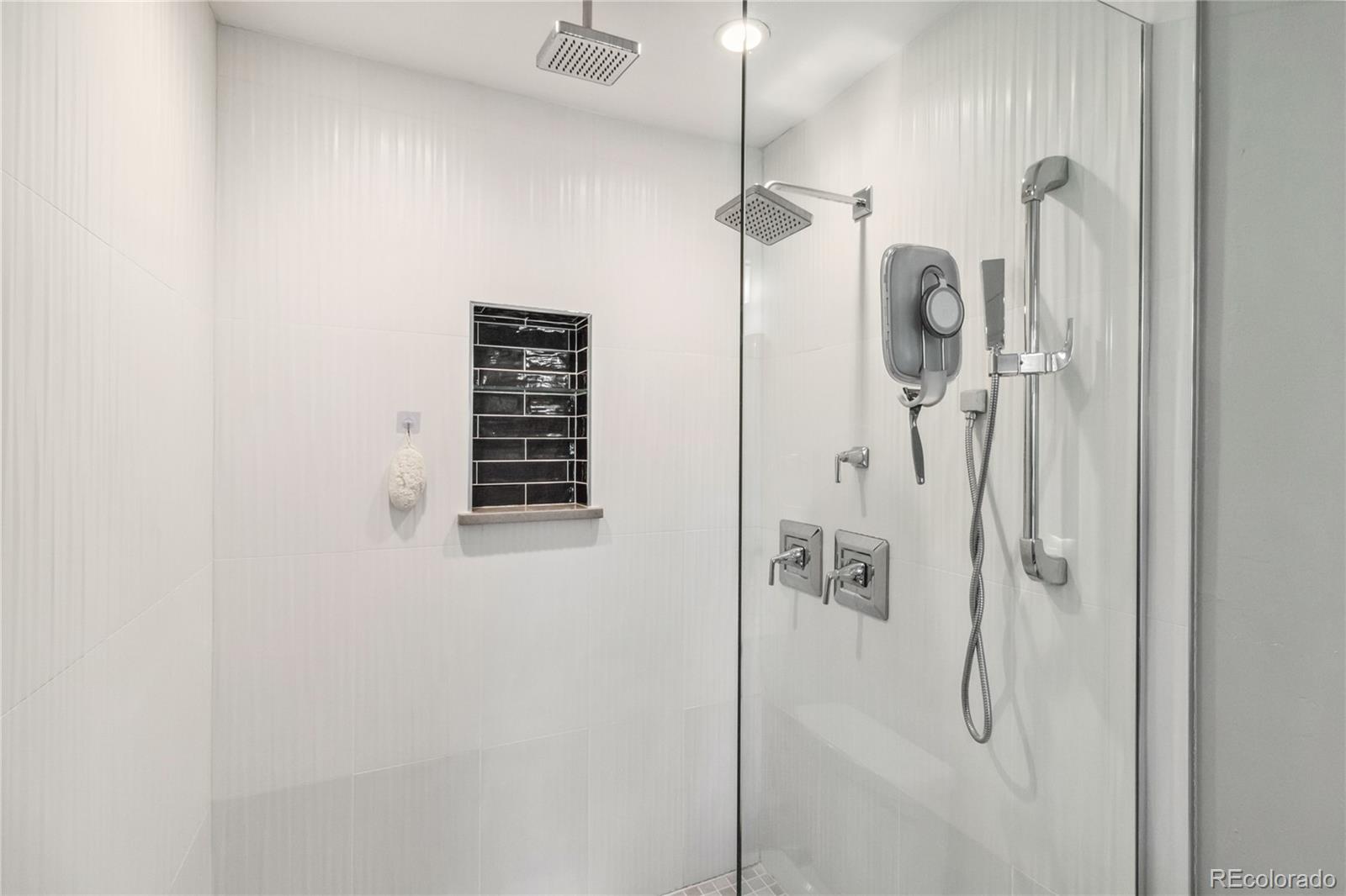MLS Image #21 for 3040 s dexter way,denver, Colorado