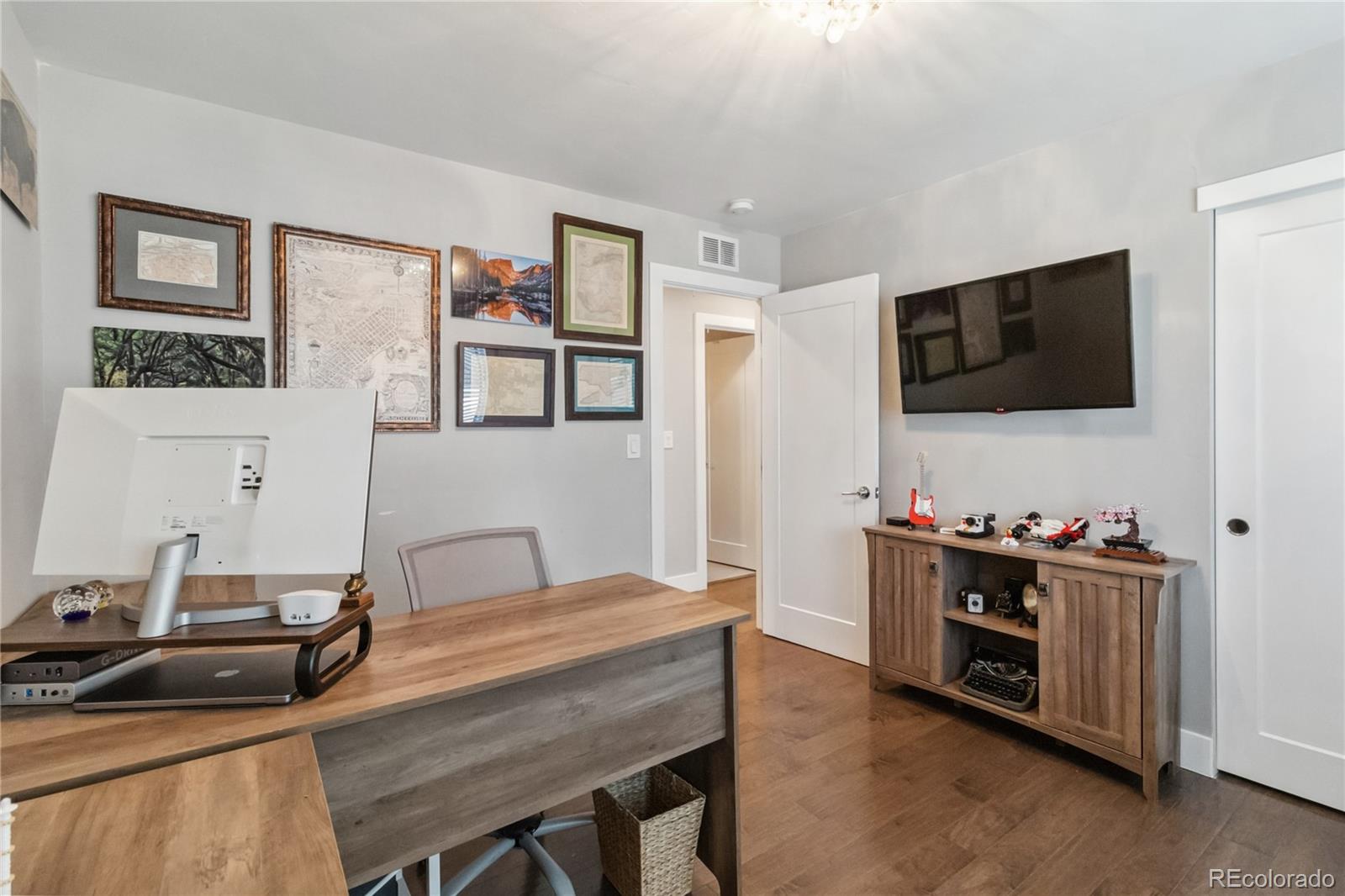 MLS Image #26 for 3040 s dexter way,denver, Colorado