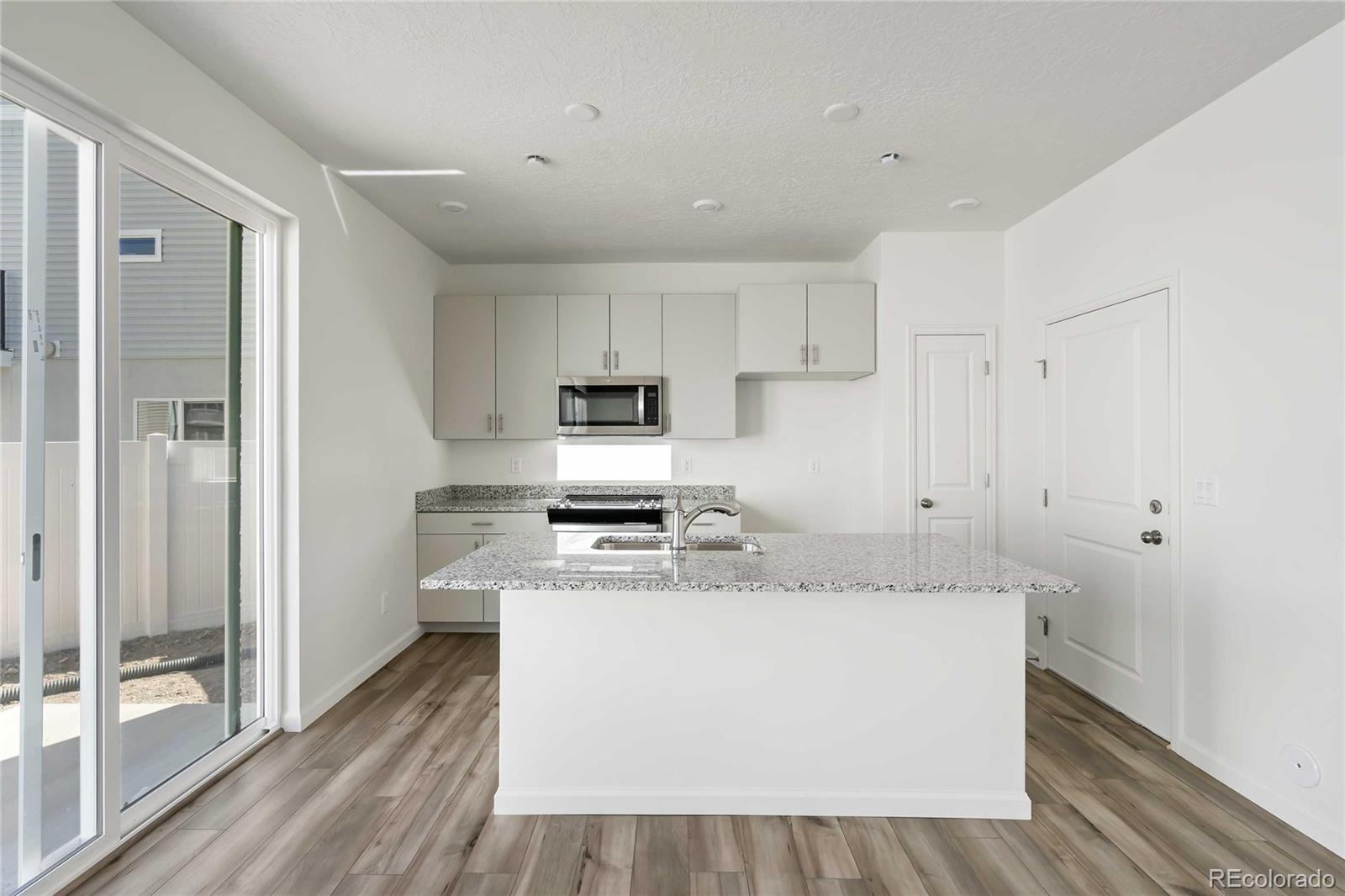 MLS Image #3 for 22113 e 38th place,aurora, Colorado