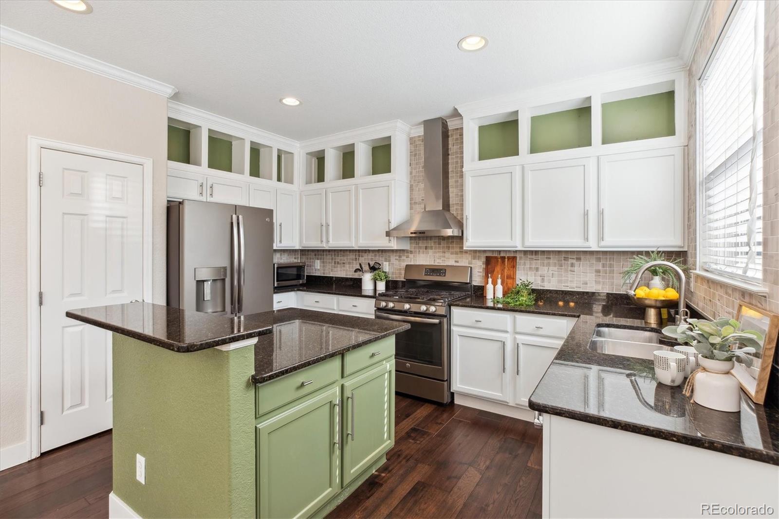 MLS Image #11 for 2857  xanthia court,denver, Colorado