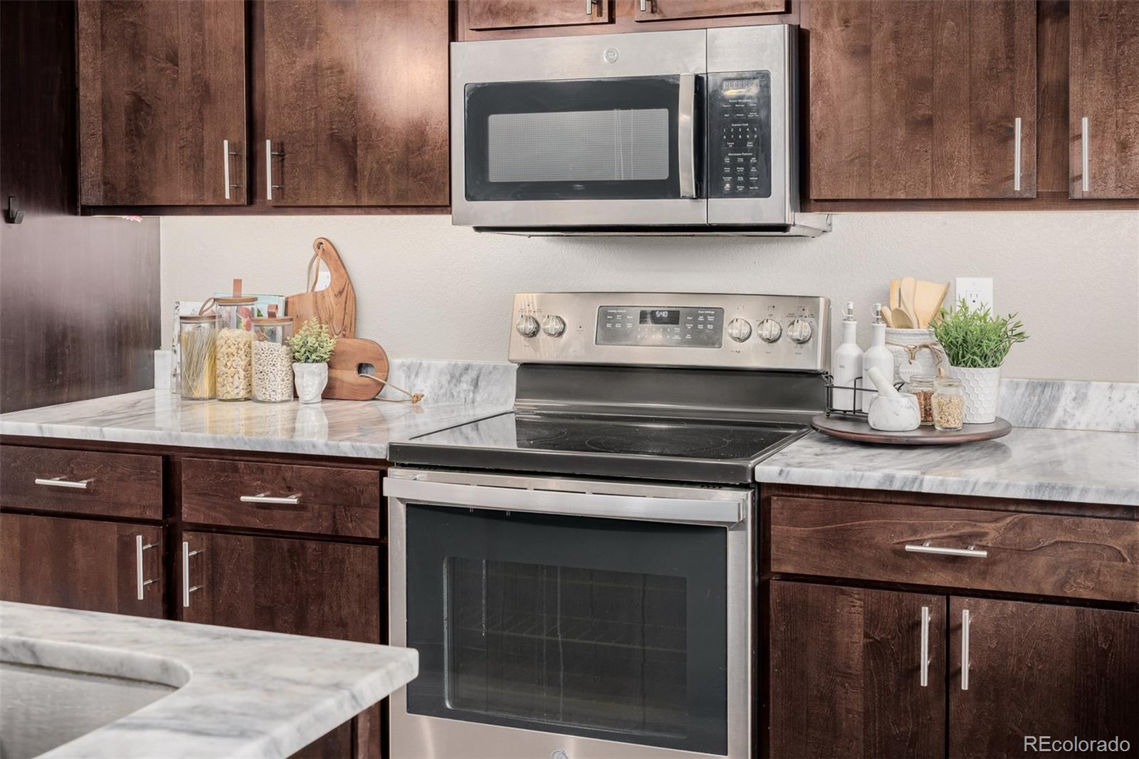 MLS Image #18 for 2004 s galapago street,denver, Colorado