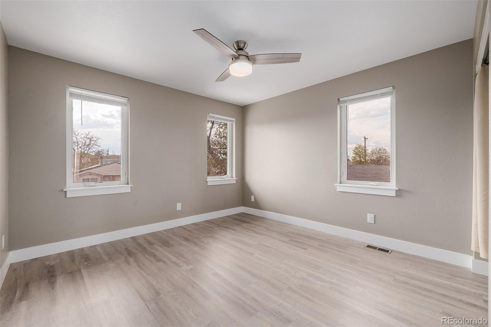 MLS Image #36 for 2004 s galapago street,denver, Colorado