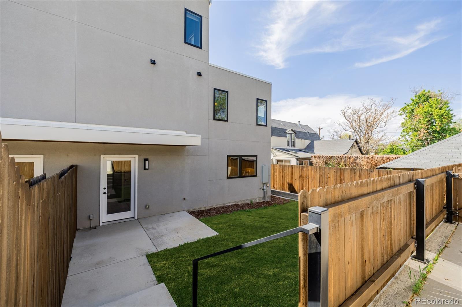 MLS Image #42 for 2004 s galapago street,denver, Colorado