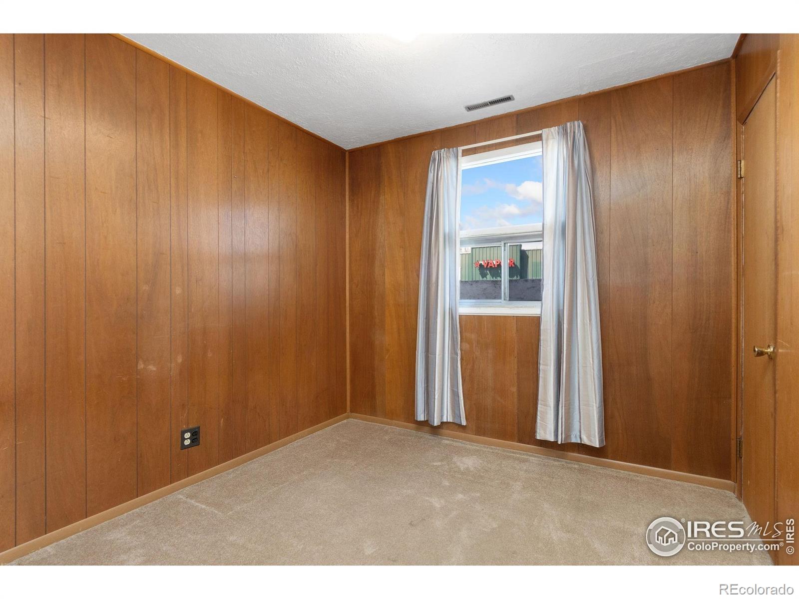 MLS Image #17 for 1334 n jefferson avenue,loveland, Colorado