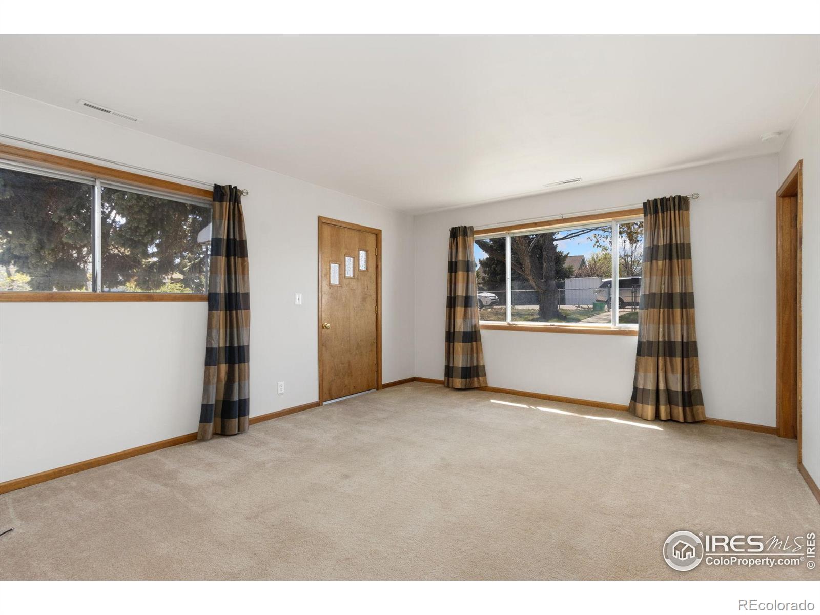 MLS Image #3 for 1334 n jefferson avenue,loveland, Colorado