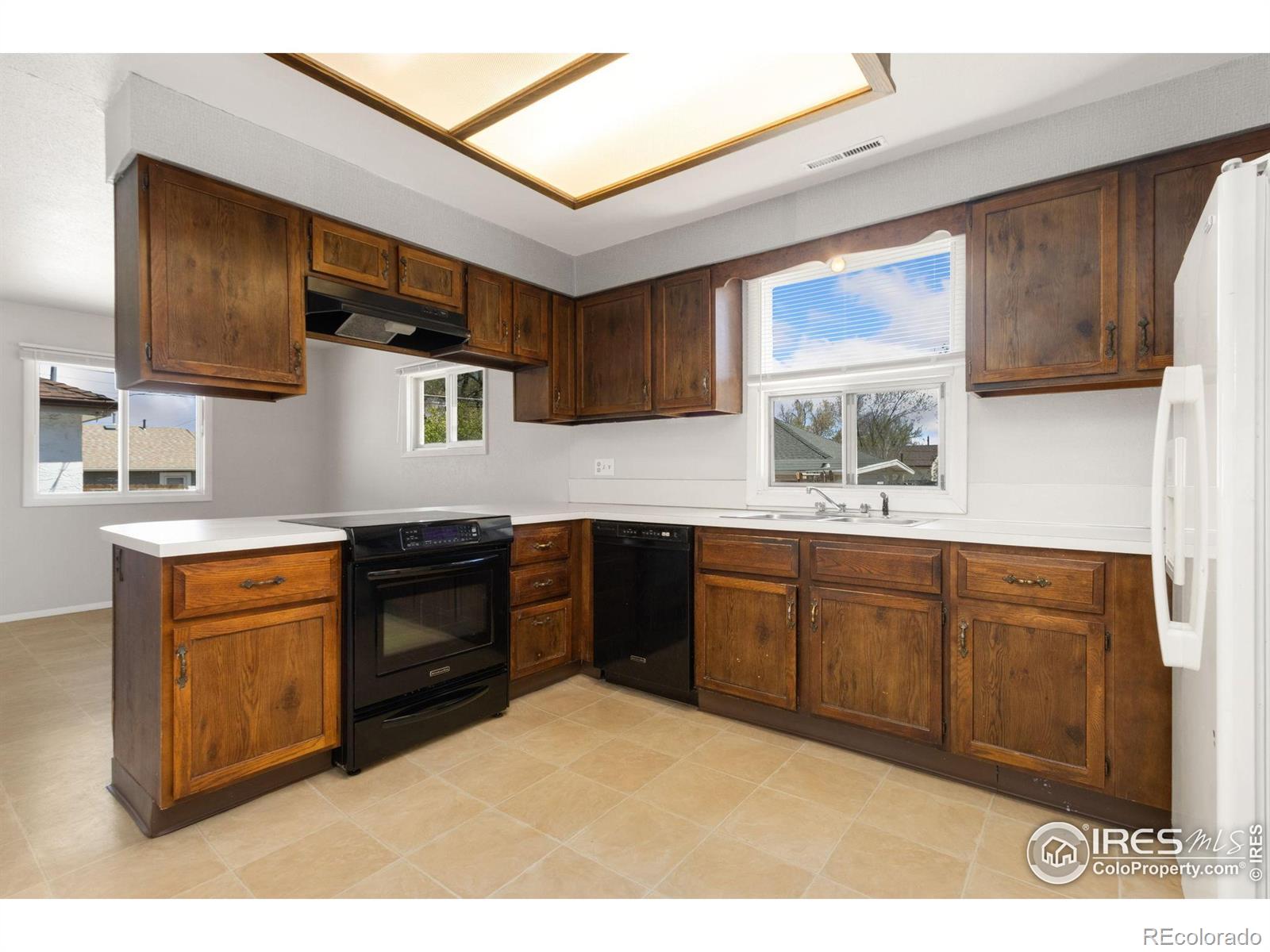 MLS Image #6 for 1334 n jefferson avenue,loveland, Colorado