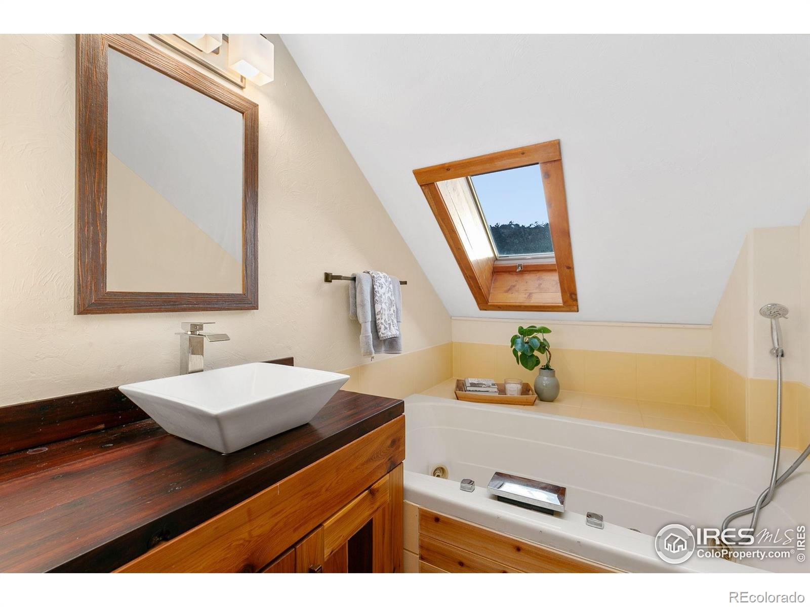 MLS Image #14 for 344  snowmass drive,livermore, Colorado